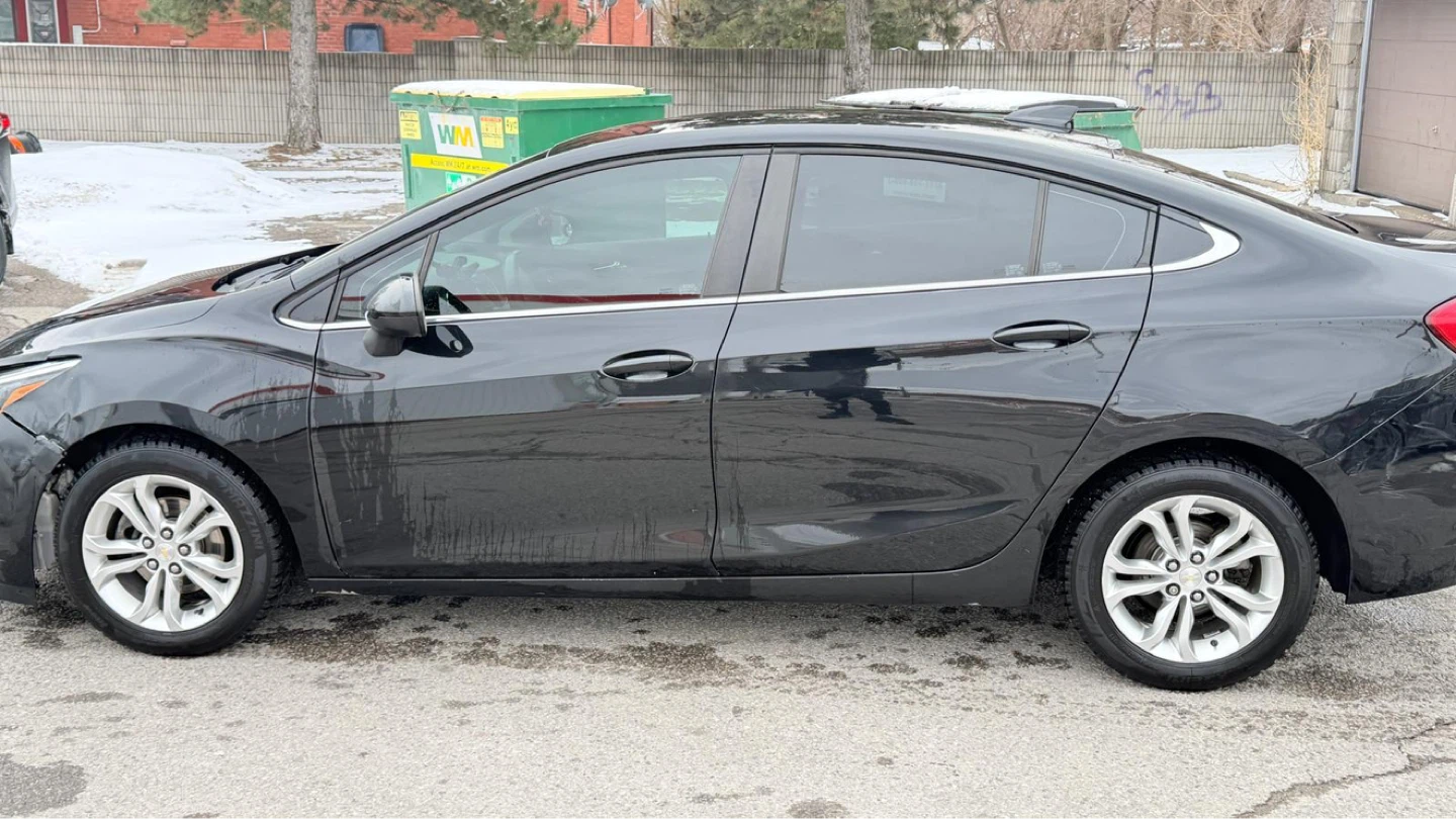 Black Chevrolet Cruze LT Sedan - photo 5