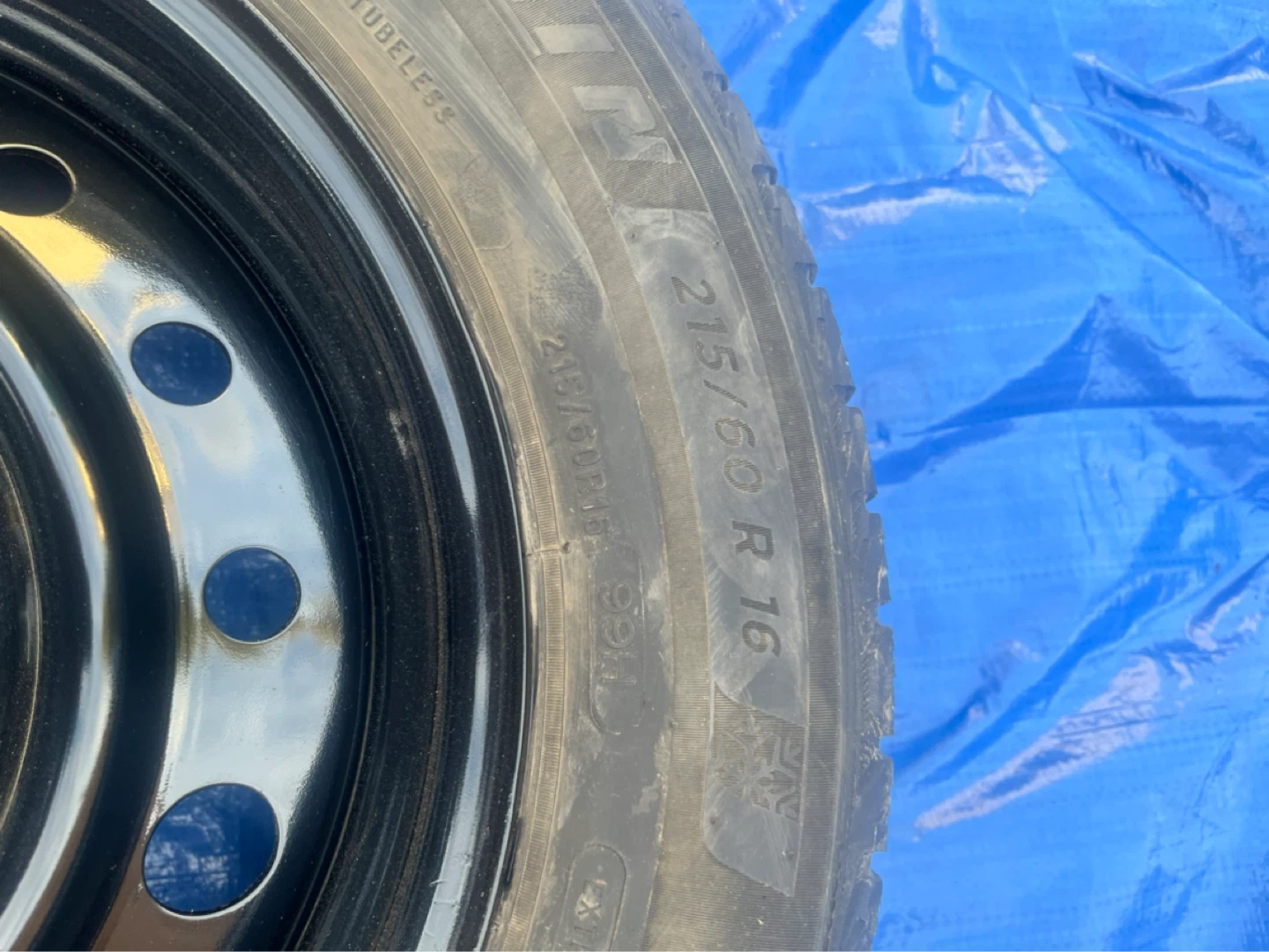Set of Michelin X-Ice Snow Tire 215/60 R16 Wheel Size: 16x7 - photo 4