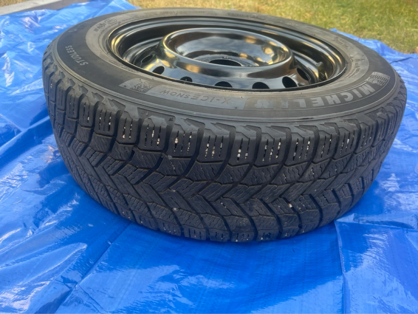 Set of Michelin X-Ice Snow Tire 215/60 R16 Wheel Size: 16x7 - photo 3