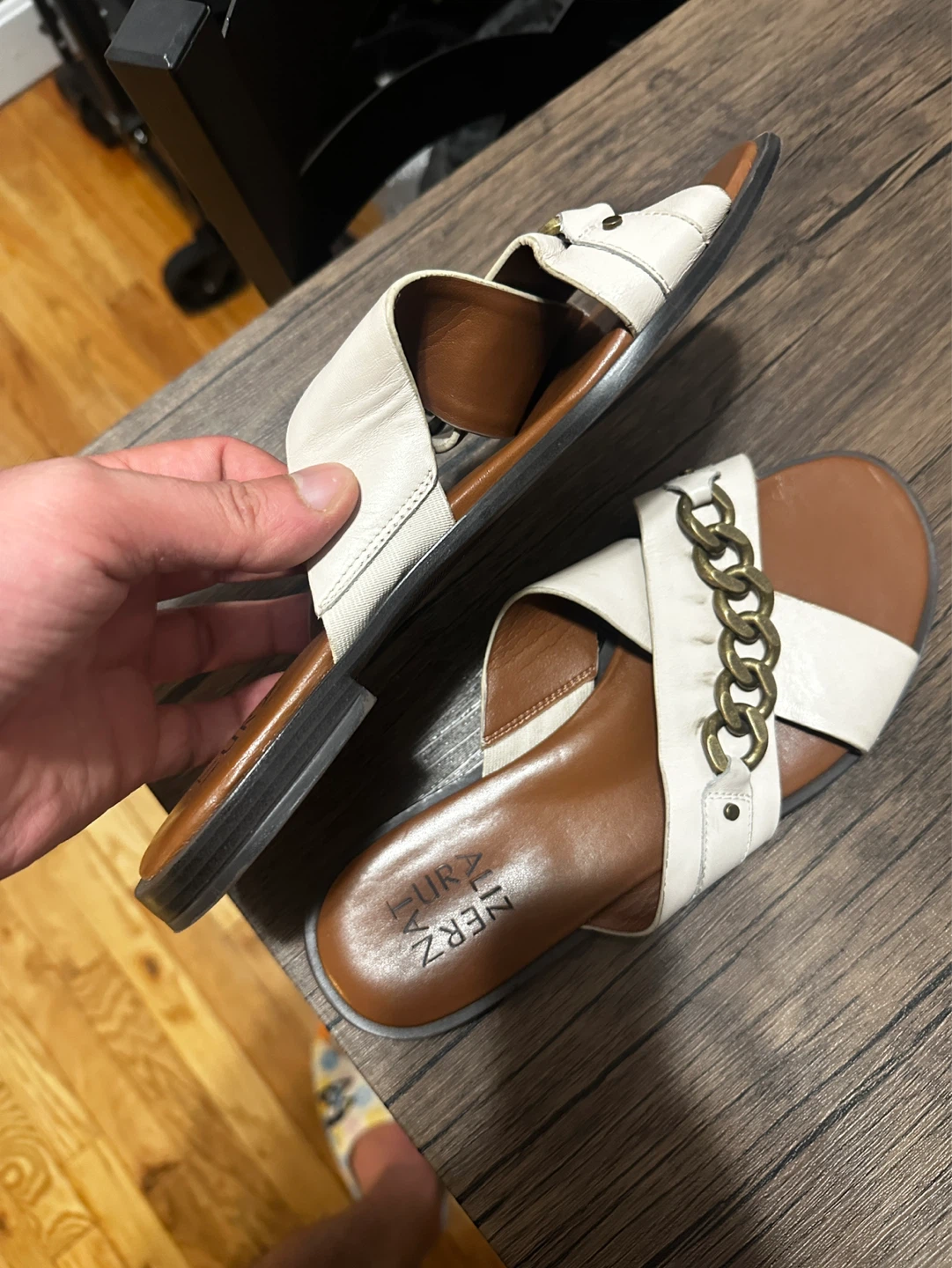 Naturalizer White Leather Chain Accent Slides - photo 4