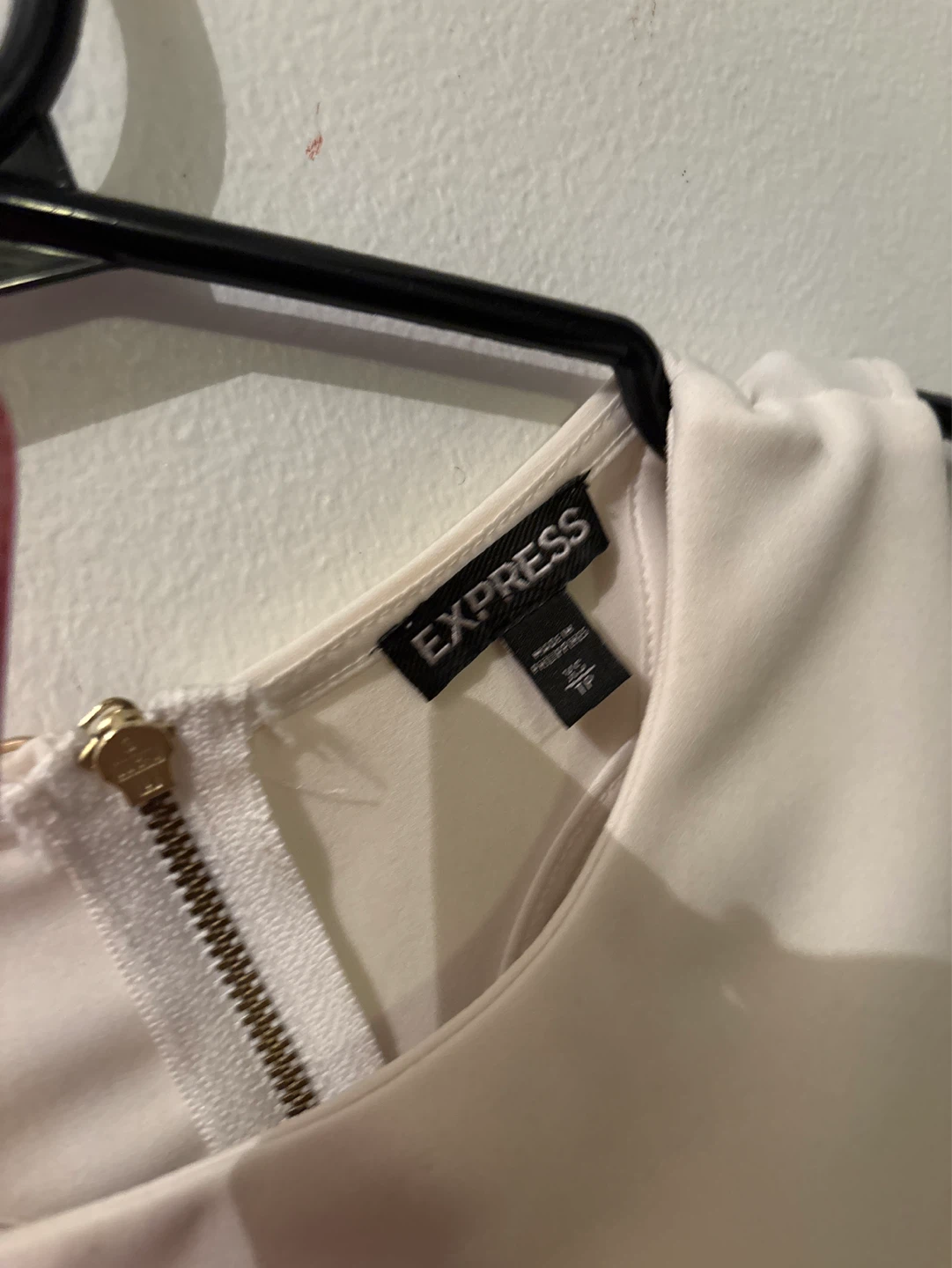 Express Cream Cut-Out Crop Top - photo 2