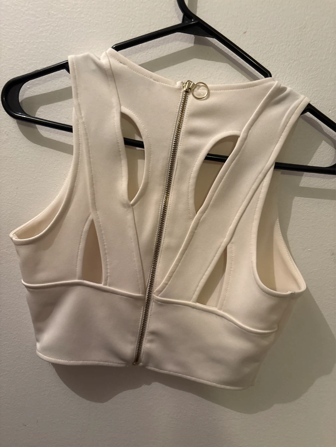 Express Cream Cut-Out Crop Top - photo 3