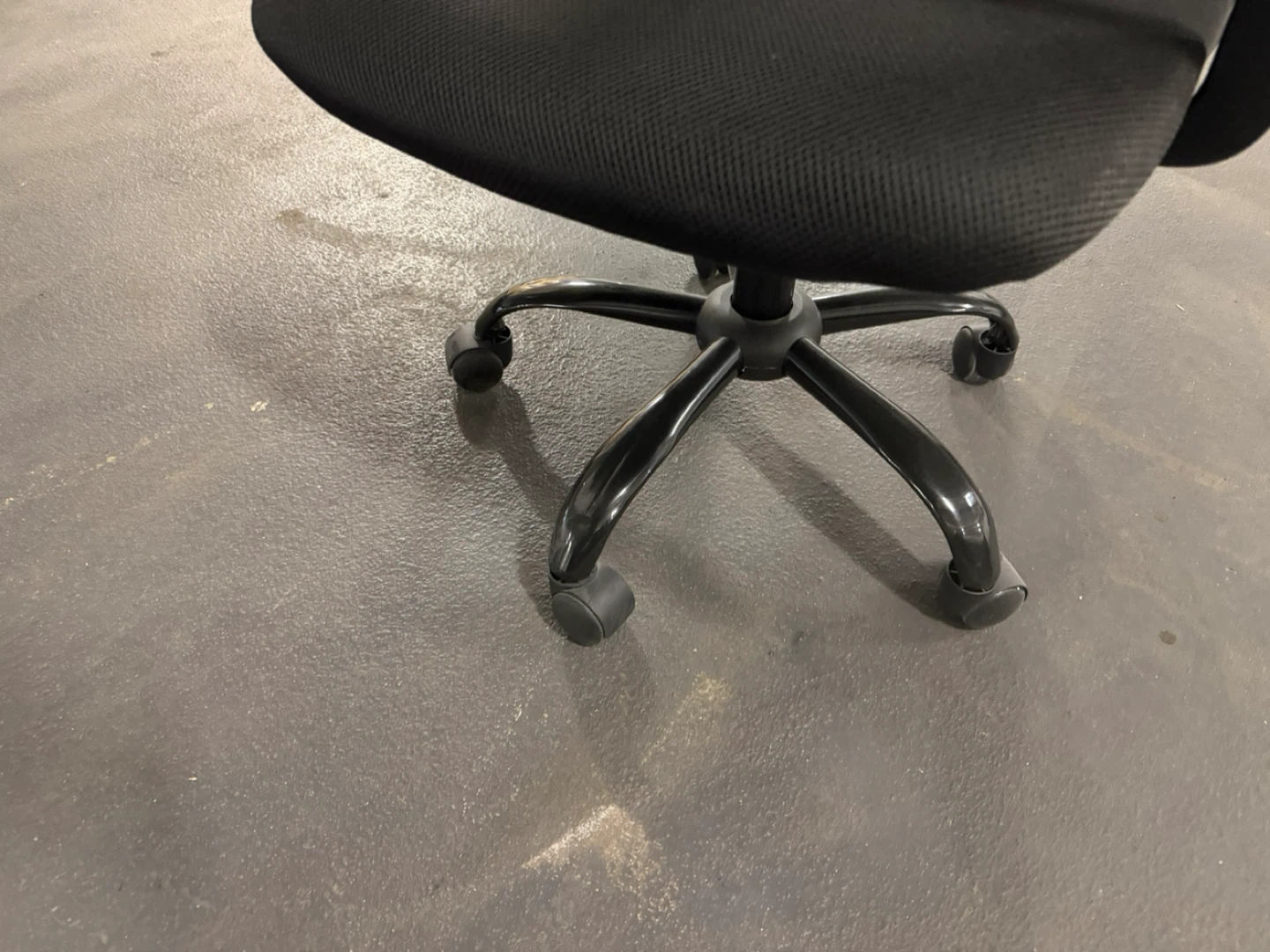 Black Mesh Office Chair - photo 4