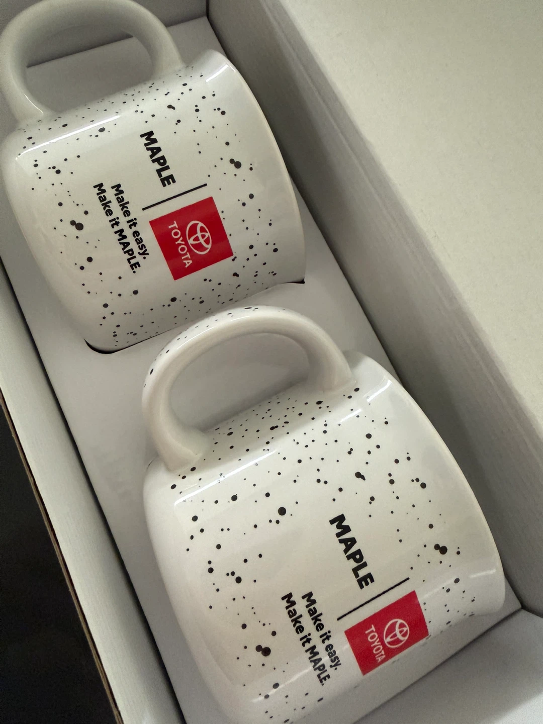 Set of 2 Toyota "Maple" Mugs