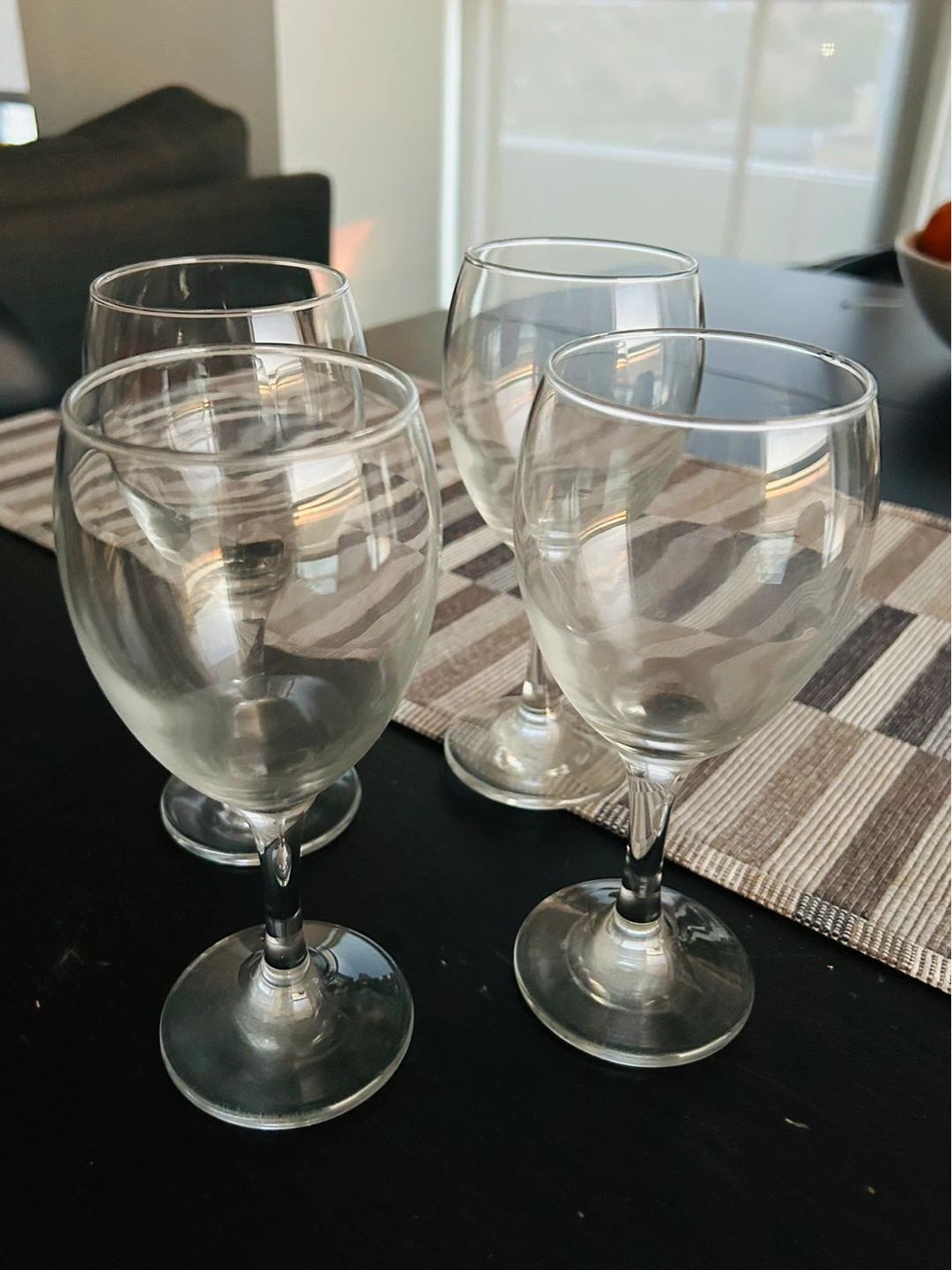 🍷 Set of 4 Wine Glasses 🍷