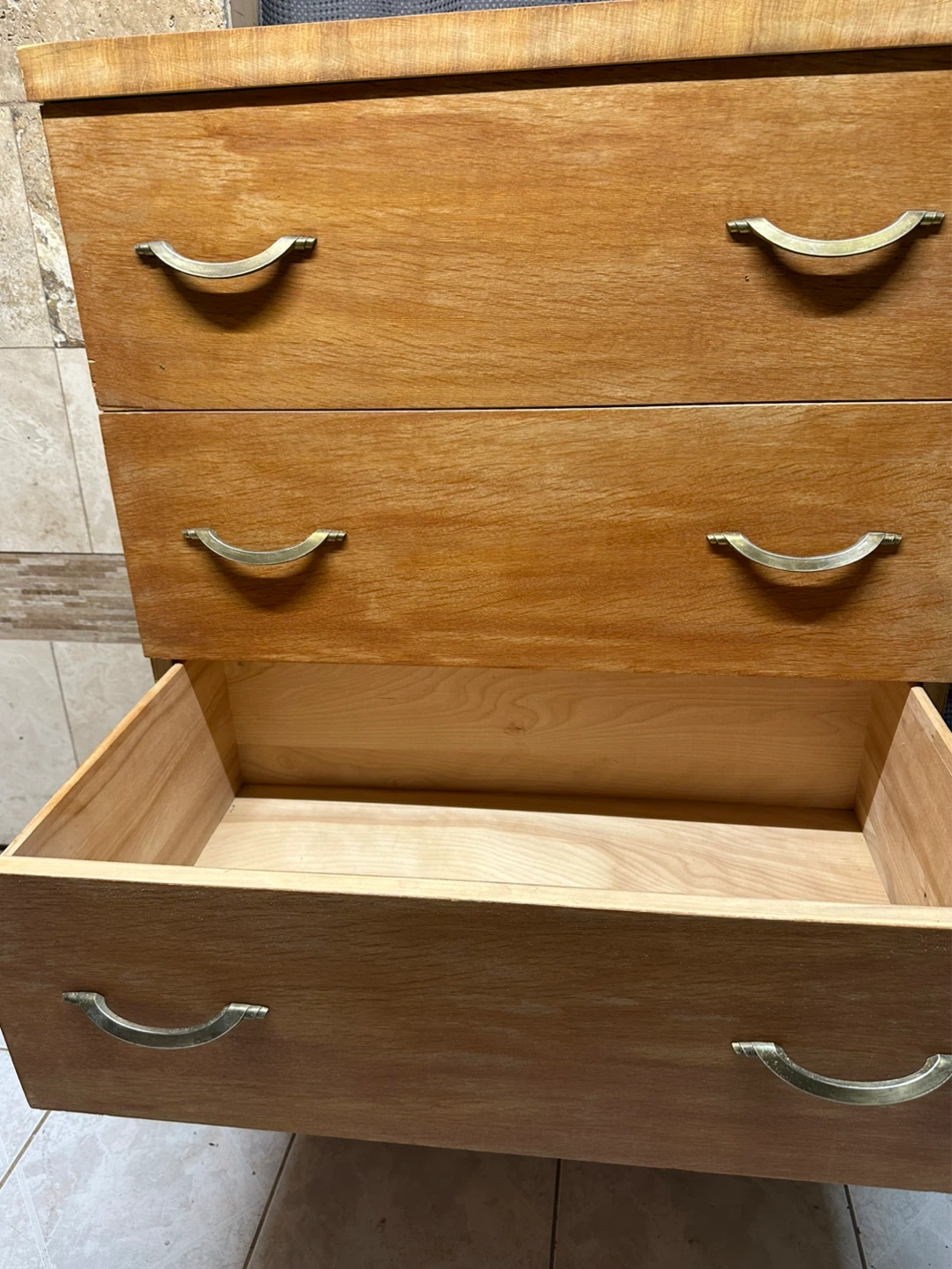 Vintage 4-Drawers Real Natural Wood Dresser – Made in Canada - photo 5