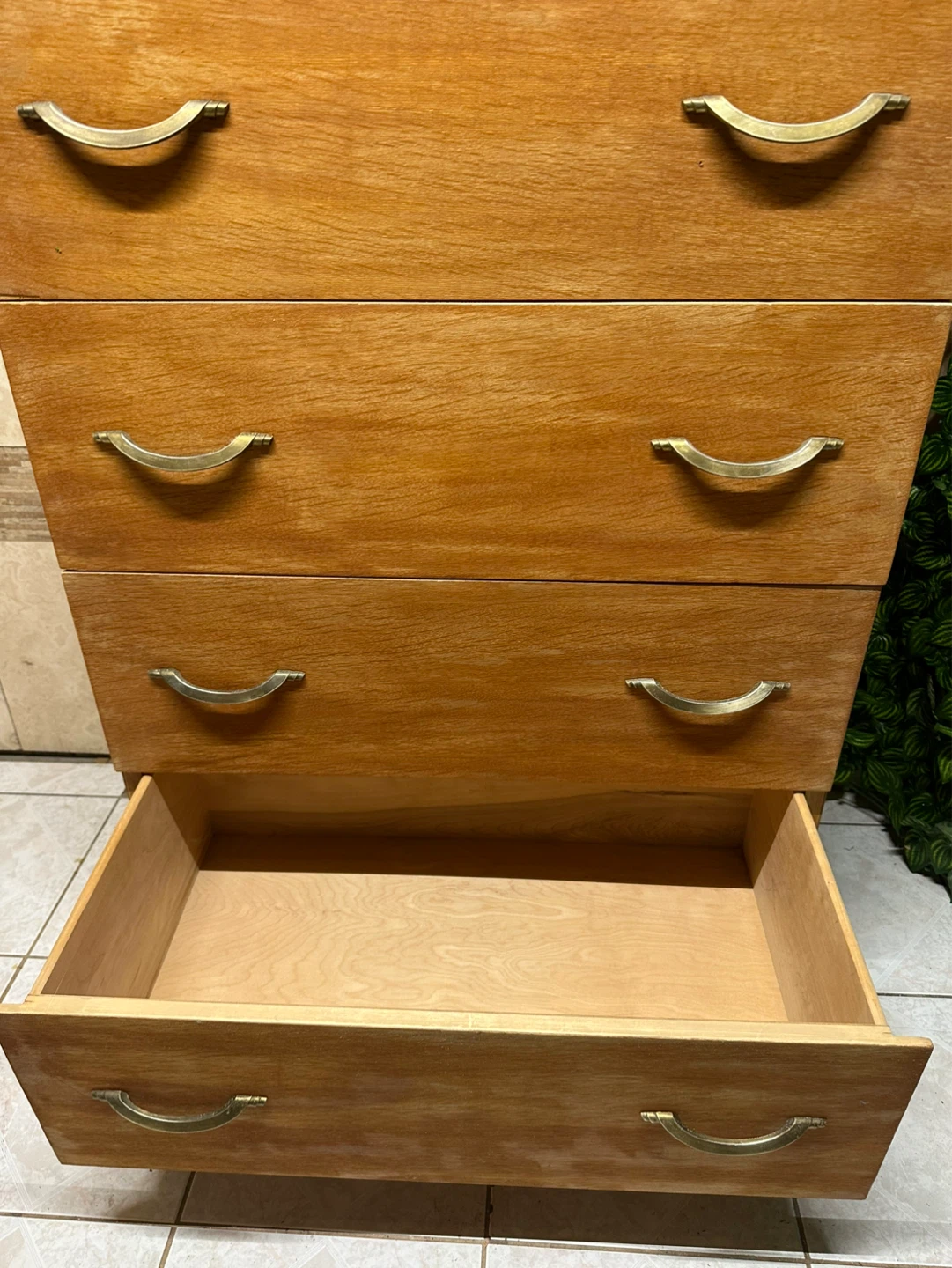 Vintage 4-Drawers Real Natural Wood Dresser – Made in Canada - photo 4
