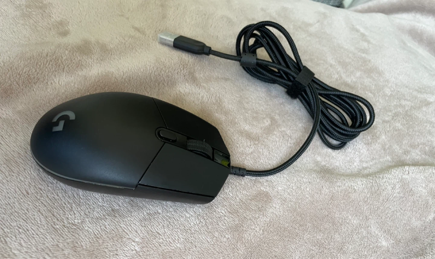 Logitech G Pro Wired Gaming Mouse - photo 4