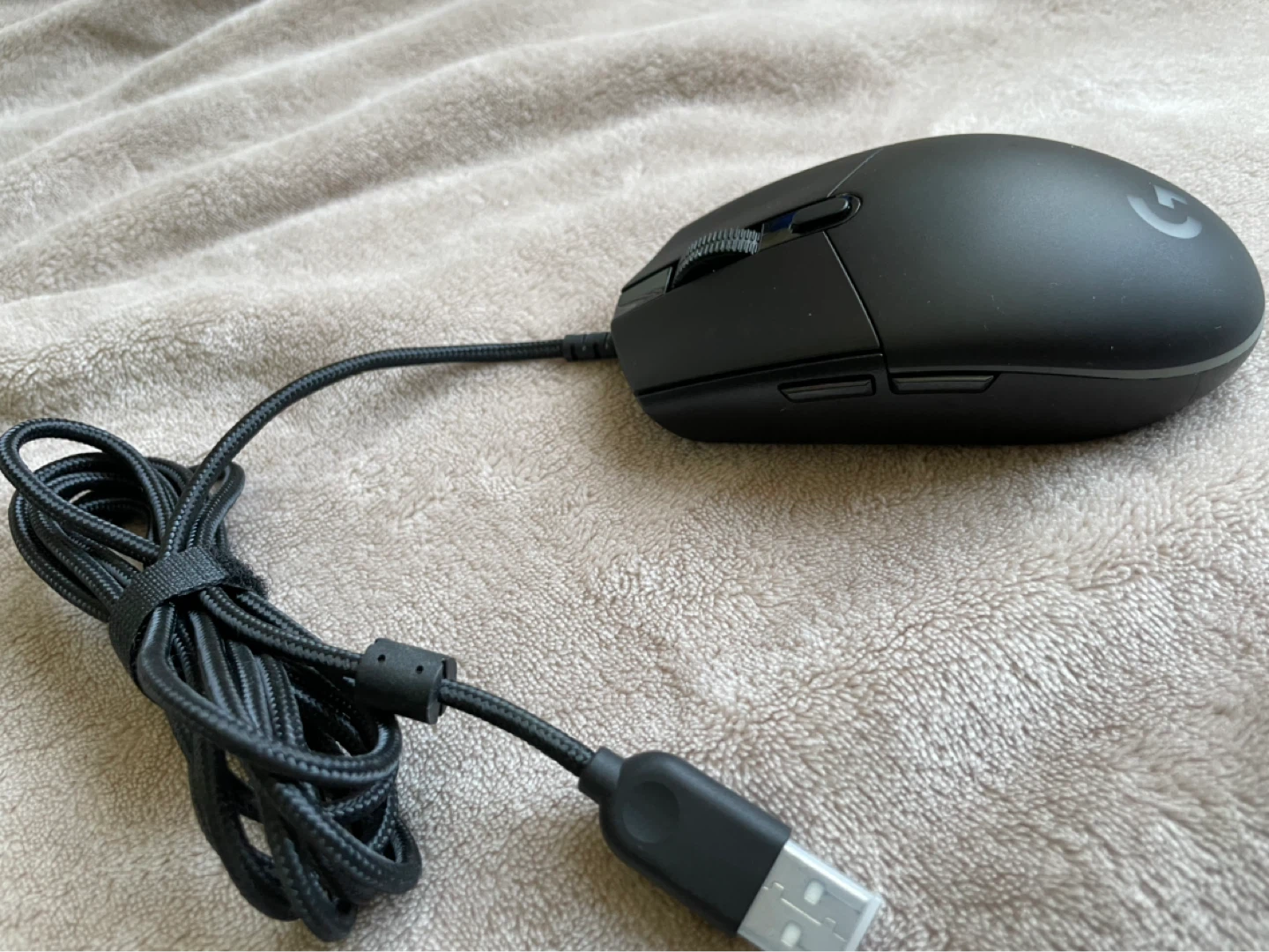 Logitech G Pro Wired Gaming Mouse - photo 3
