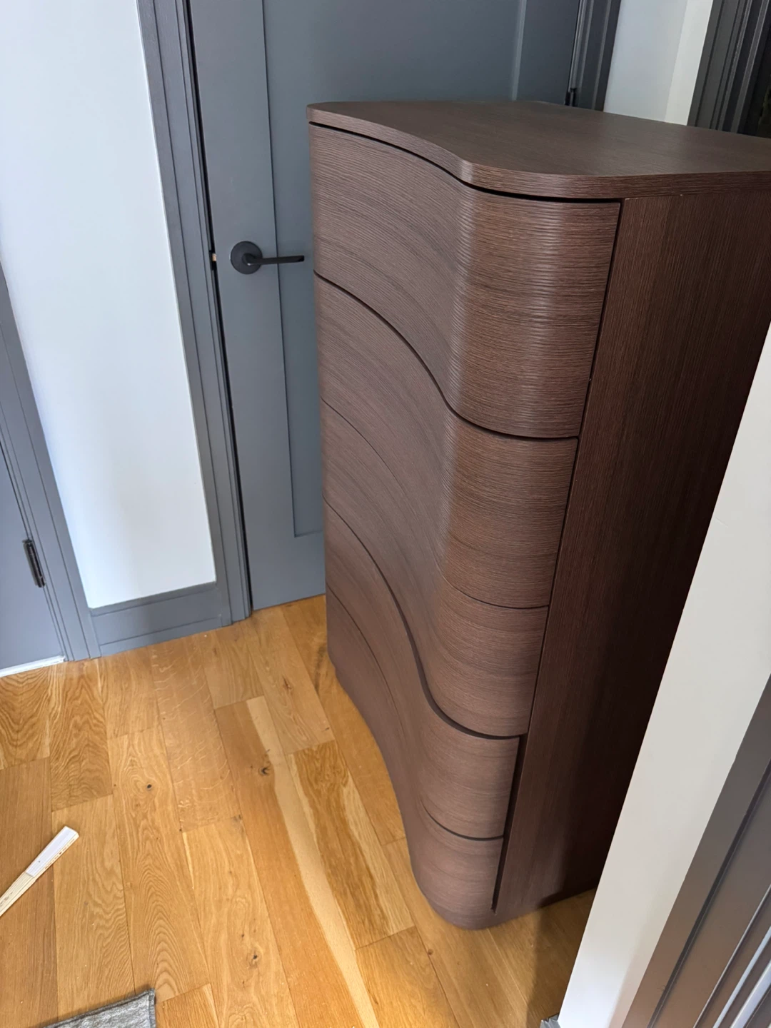 Modway Mirae 5-Drawer Curved Dresser - Brushed Brown Oak - photo 5