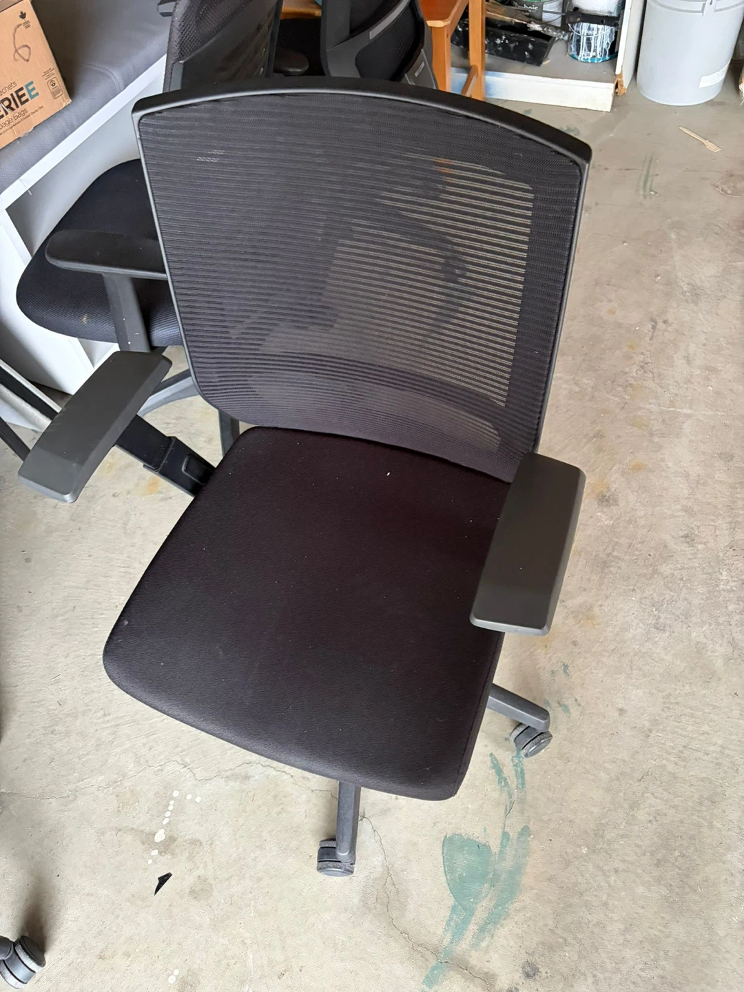 Black Mesh Office Chair - photo 3
