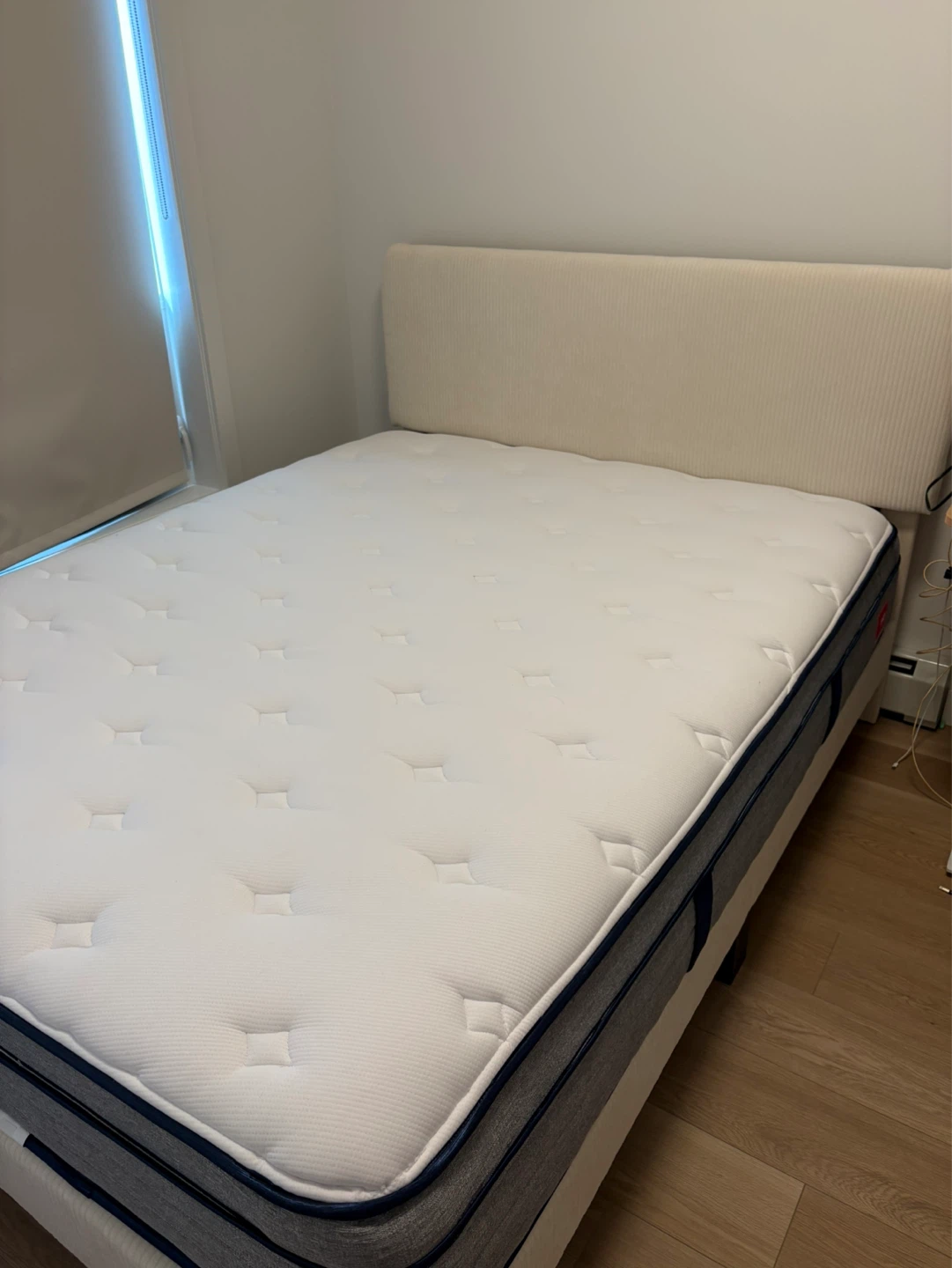 Queen Size Endy Hybrid 13” Plush Mattress + Cream Bedframe