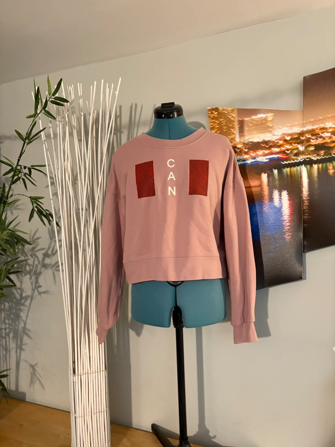 Lululemon Cropped Sweatshirt - Pink