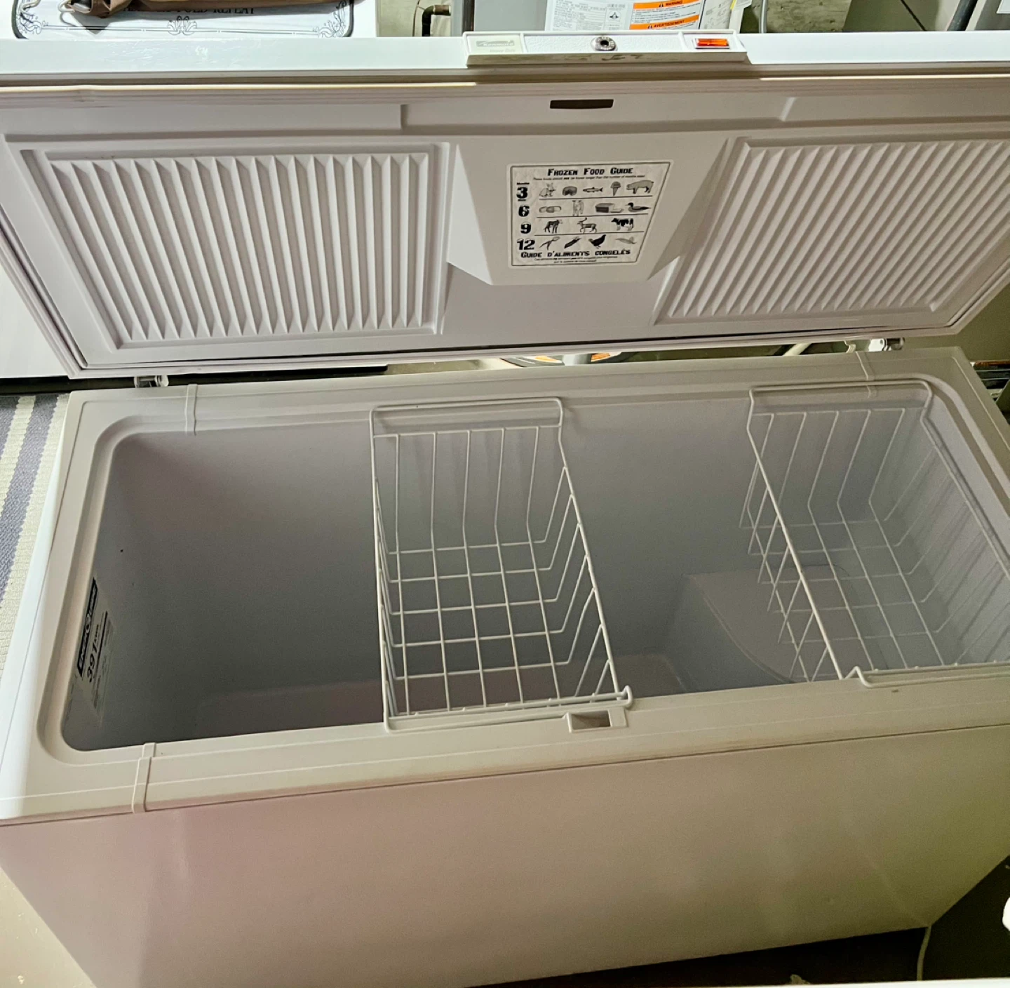 Kenmore 18 CBFT Chest Freezer - photo 2