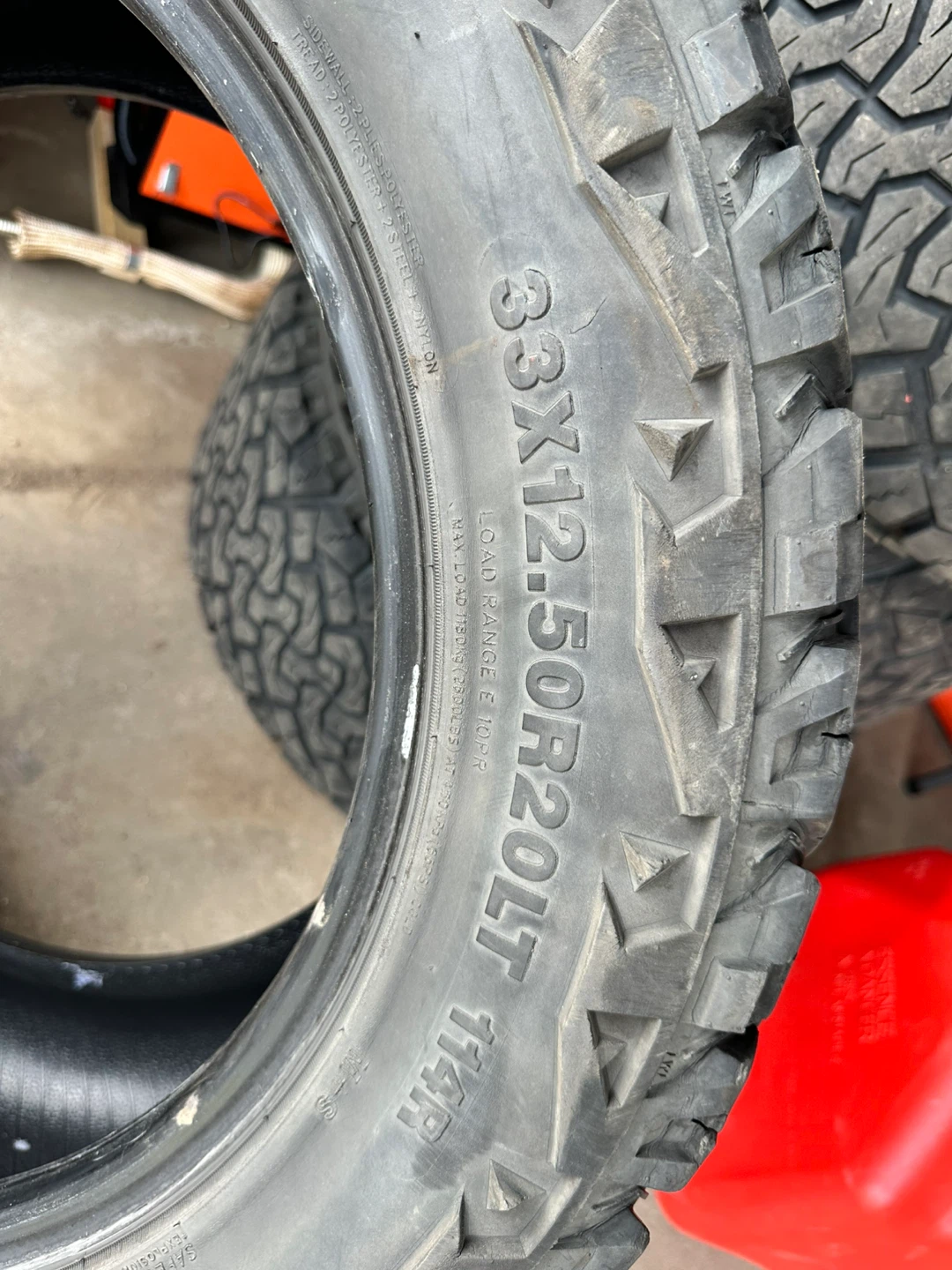 Venom Power Terra Hunter X/T Tires (4) 33x12.50R20LT 114R
