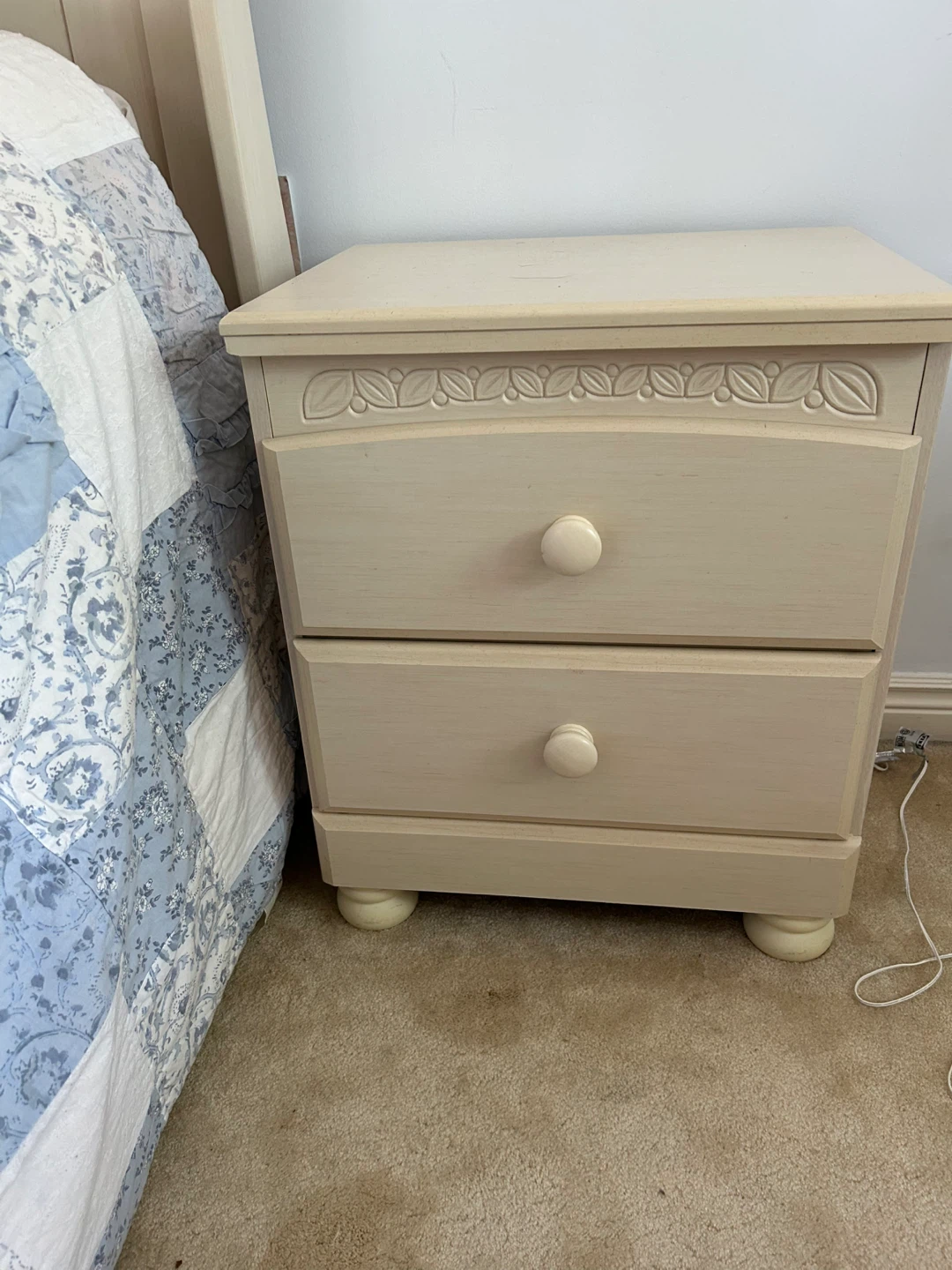 Ashley Bedroom set Full/Double - photo 2
