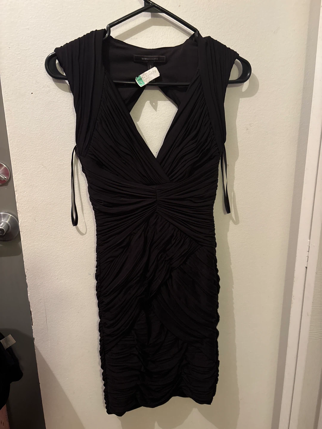 BCBGMAXAZRIA Black Ruched Keyhole Dress