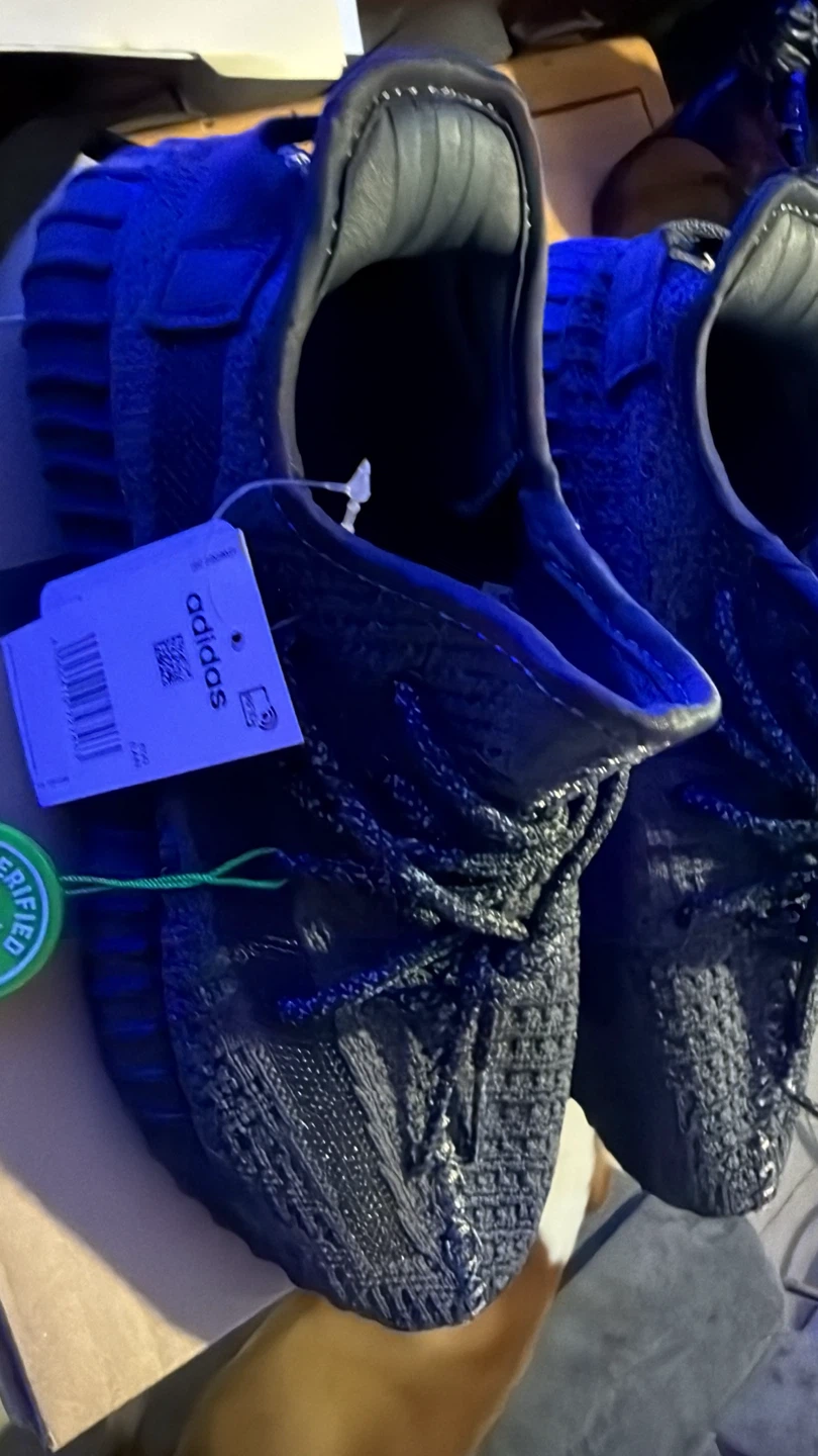 Adidas Yeezy Boost 350 V2 "Beluga Reflective" Size 11 - photo 5