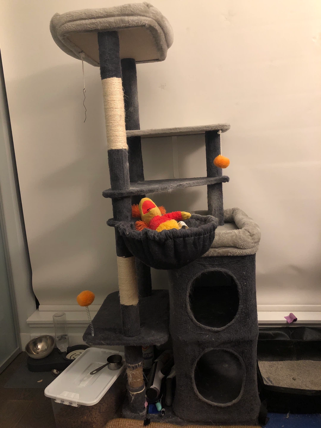 Multi-level Cat Tree with scratching posts