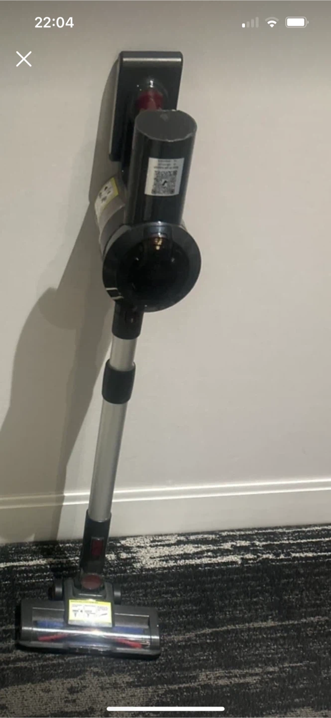 Retails $150, like new Cordless Vacuum Cleaner - photo 2