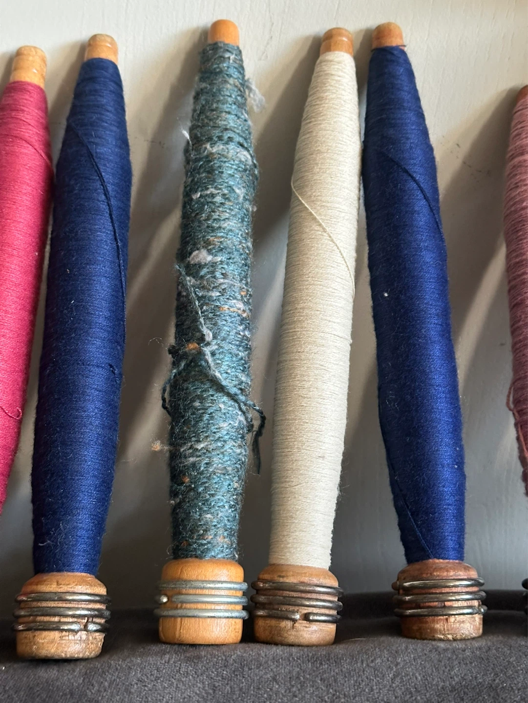 Antique bobbins lot - photo 3