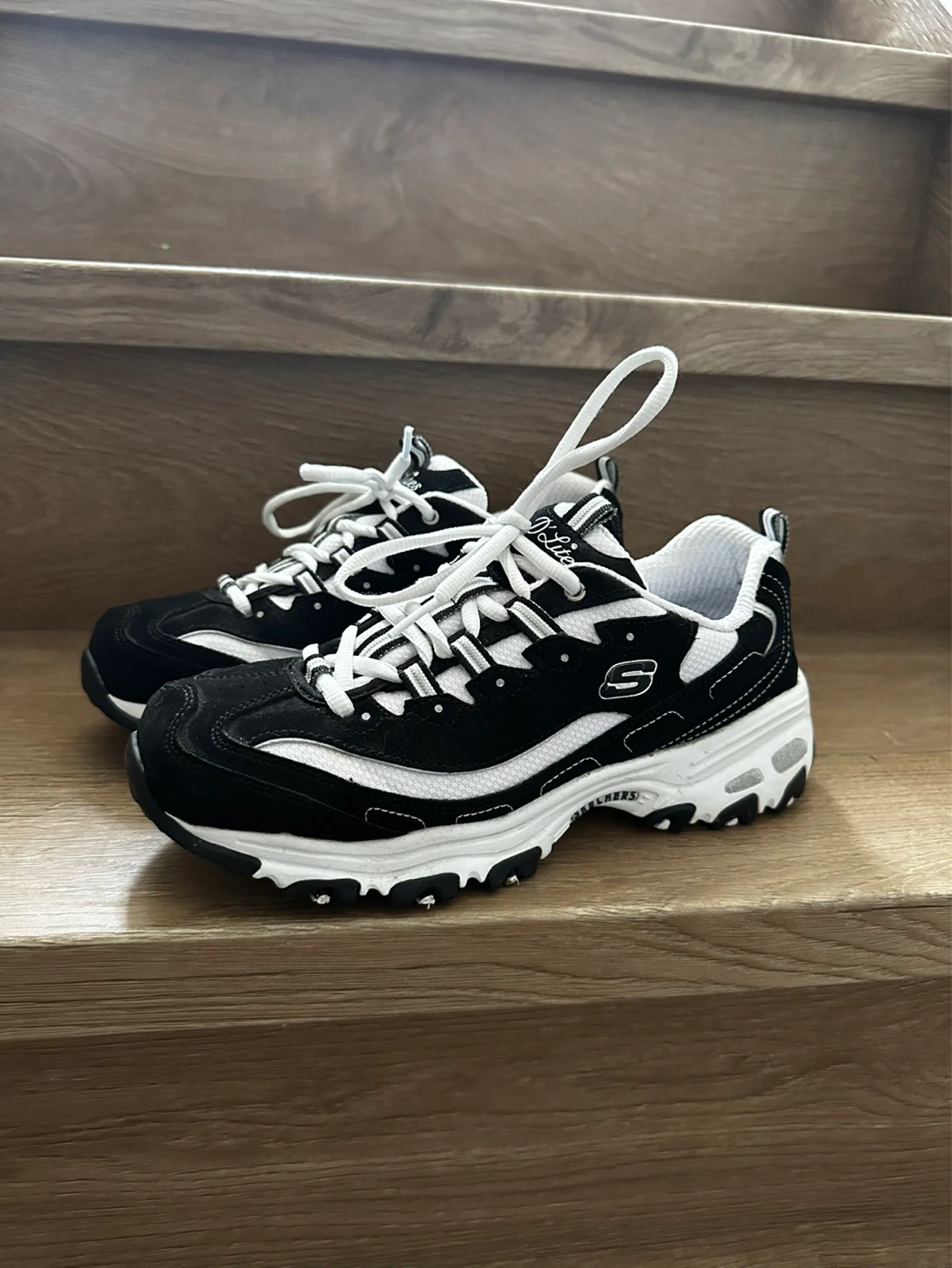 Skechers D'Lites Women's Wide Fit Sneakers Black/White