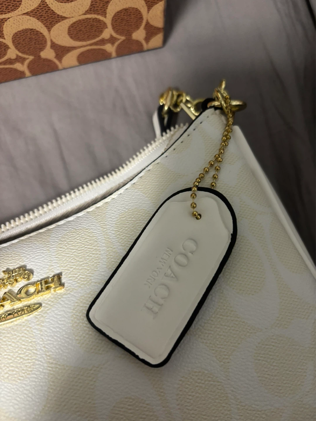 Coach Signature Pattern Shoulder Bag - photo 4