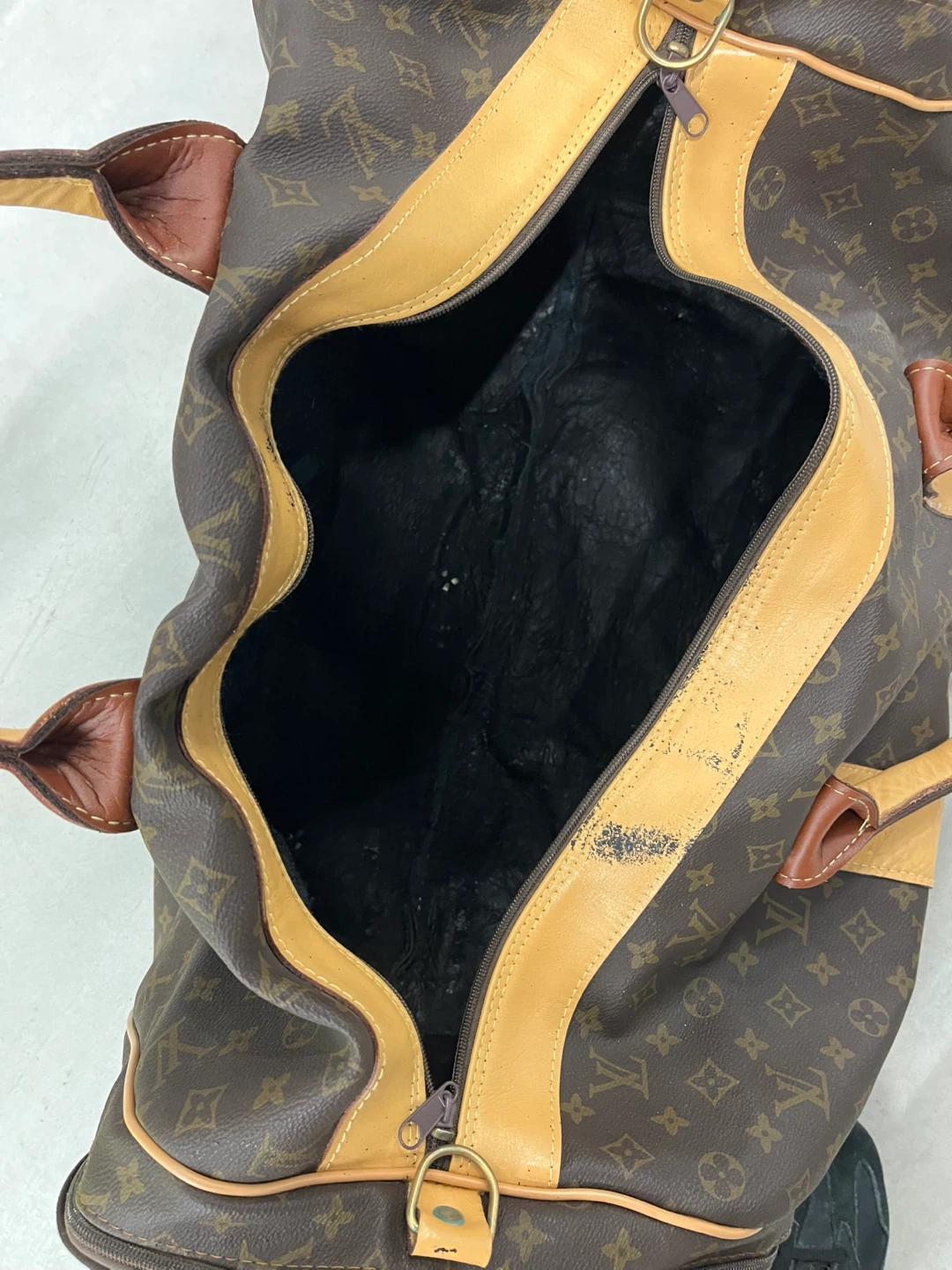 Faux Louis Vuitton Monogram Keepall Duffle Bag - photo 5