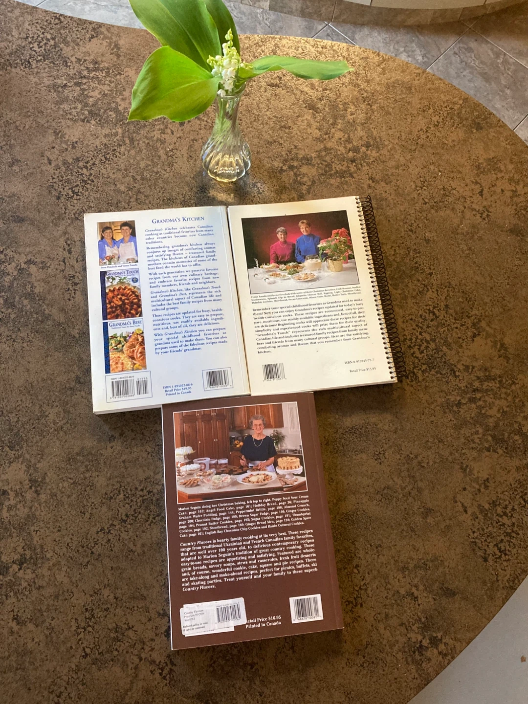 3 vintage Canadian cookbooks - photo 2