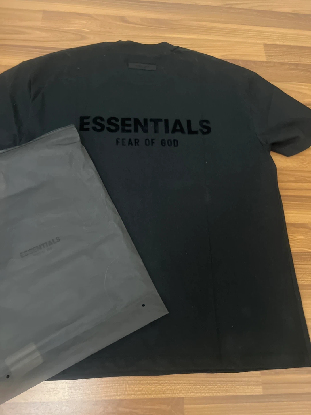 Essentials T-Shirt black - photo 5