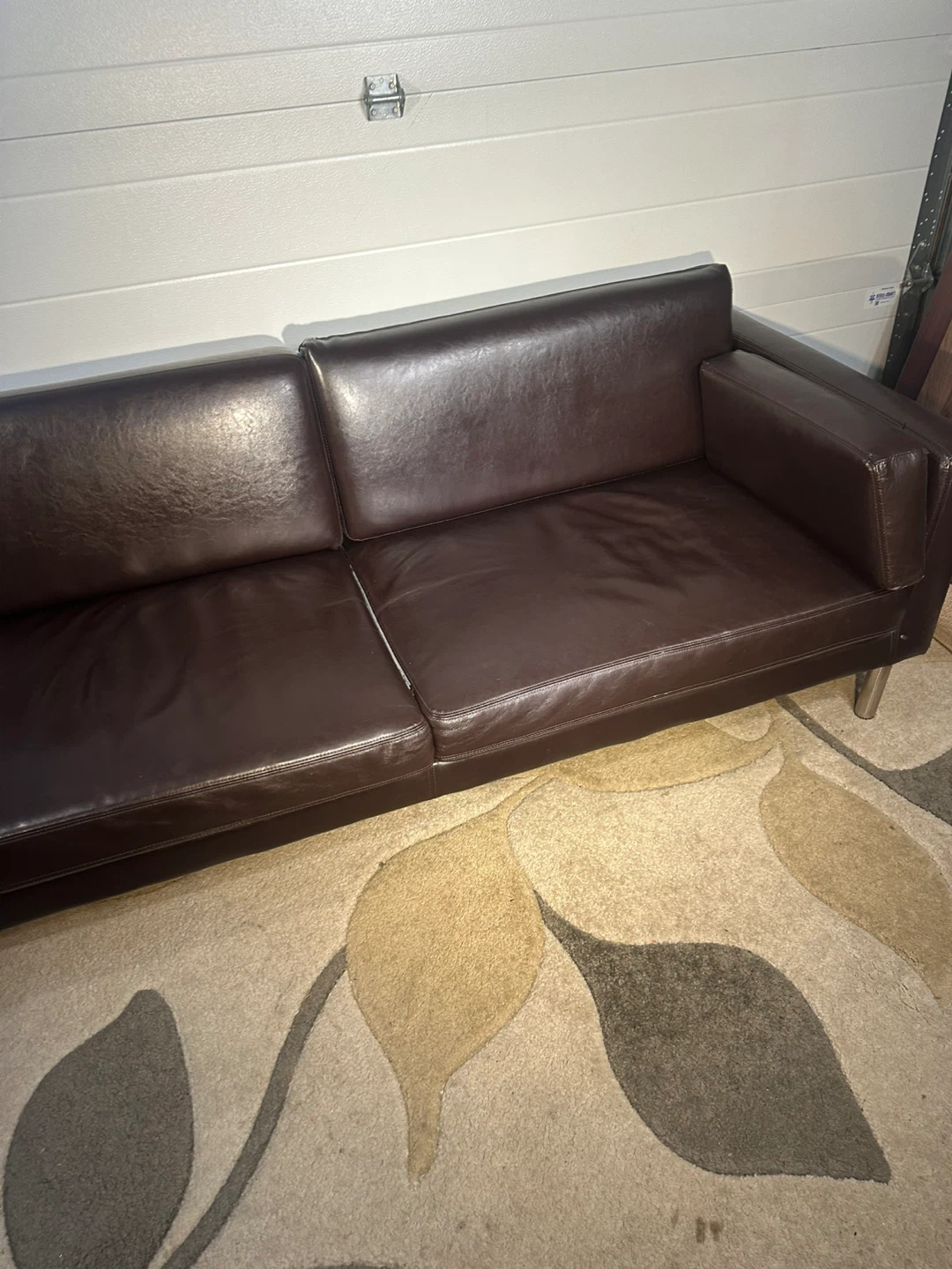 Brown Leather Sofa – Comfortable & Stylish
