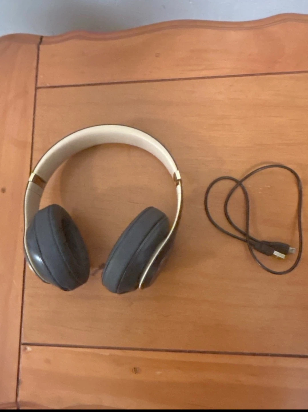 Beats Studio3 Wireless Over-Ear Headphones - Matte Black
