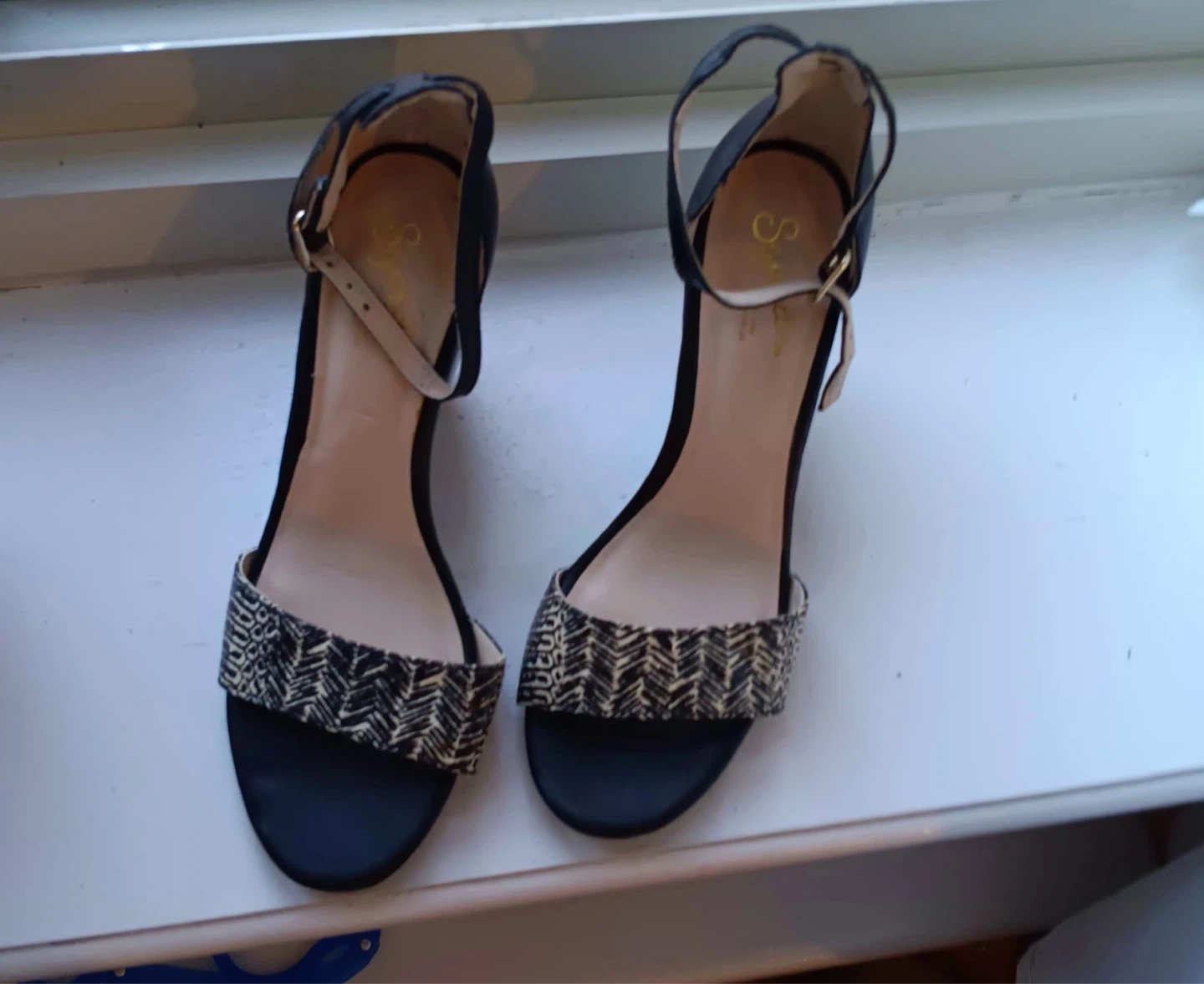 Seychelles Wedge Sandals Black & Pattern Size 6 1/2 - photo 2