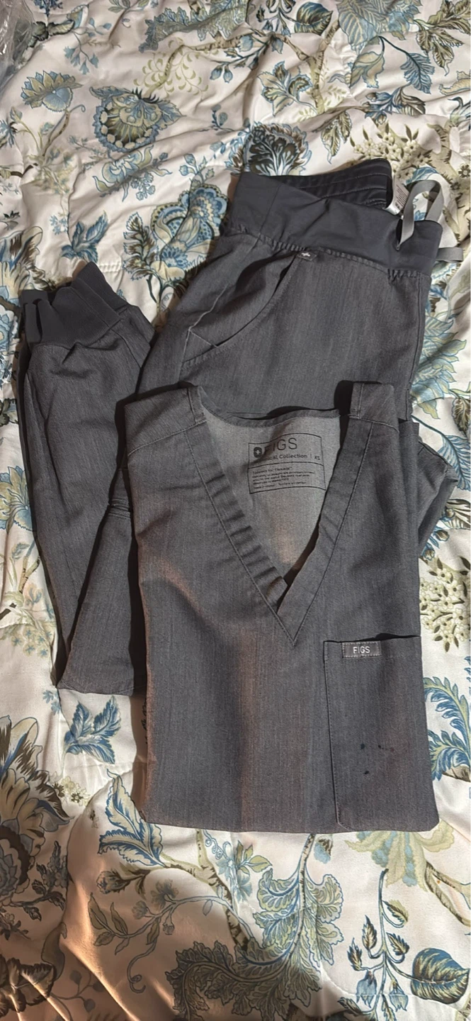 FIGS Technical Collection Scrub Top & Pants Set - Grey XS