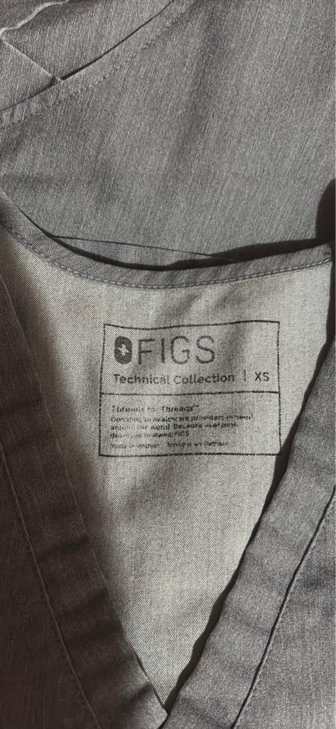 FIGS Technical Collection Scrub Top & Pants Set - Grey XS - photo 2