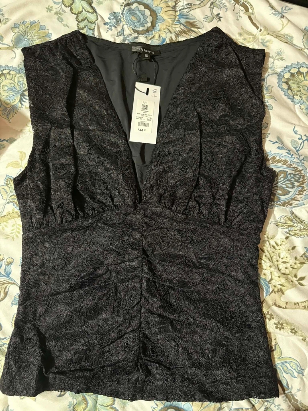 Dynamite Black Bare V-Neck Shirred Lace Top P/S