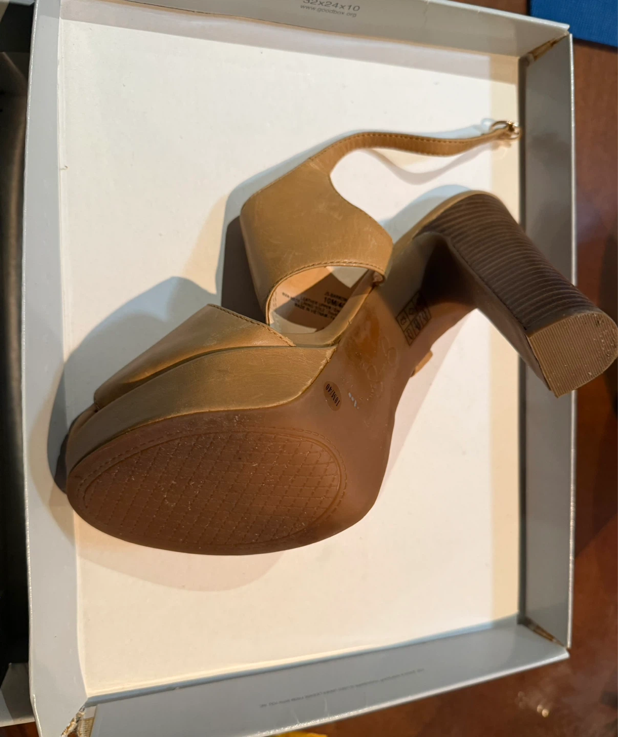 Jessica Simpson leather Platform sandals - photo 2