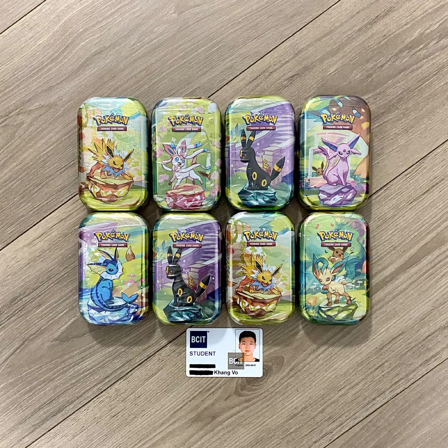 Pokemon Prismatic Evolutions Mini Tin