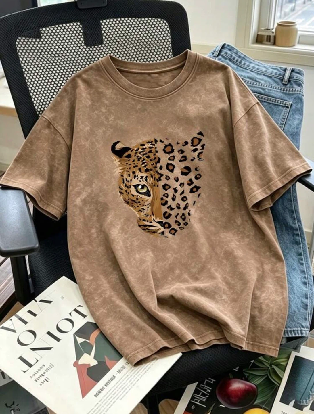 New t-shirt with leopard face print