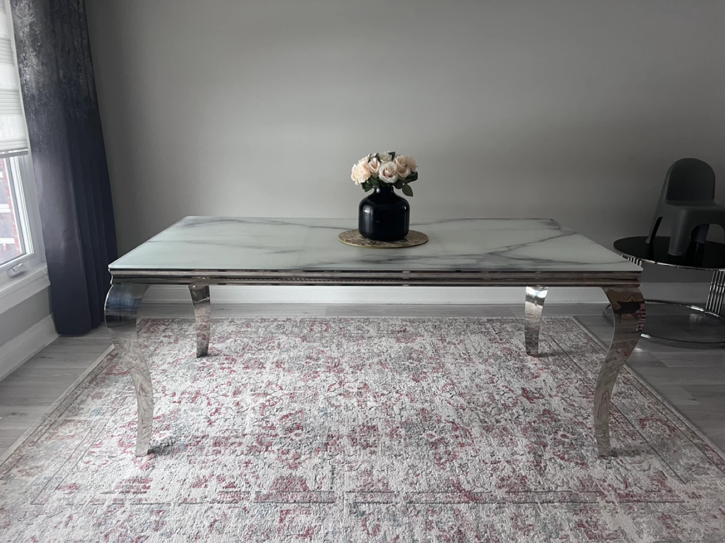 Dinning table with suede chrome chairs - photo 3