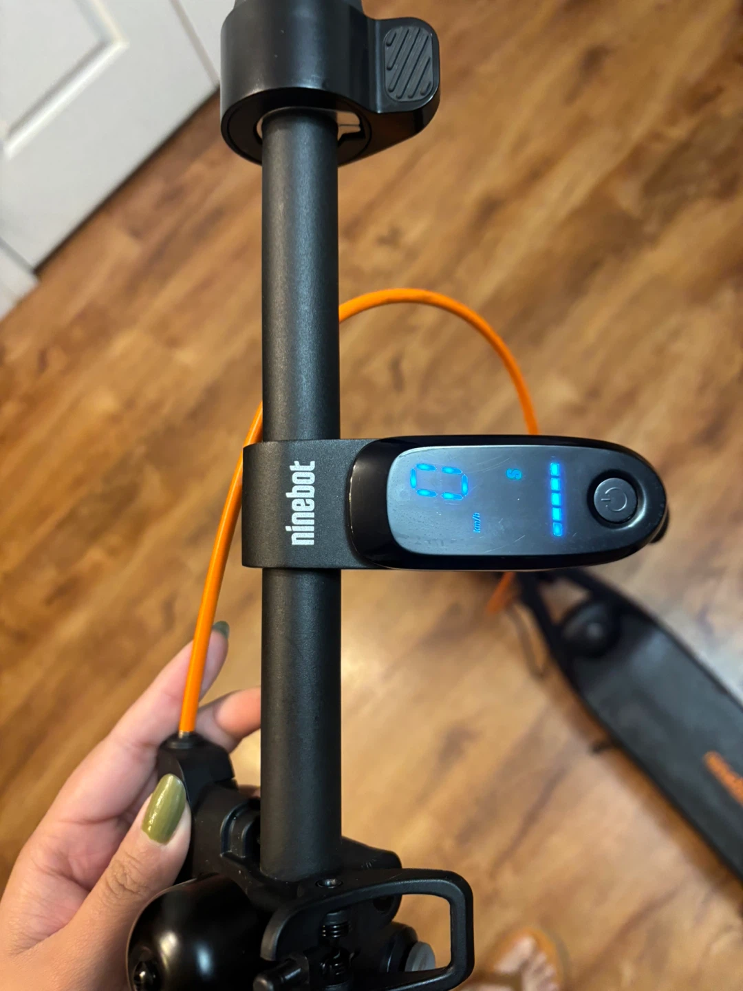 Segway Ninebot KickScooter F2 Plus Electric Scooter 🛴 - photo 3
