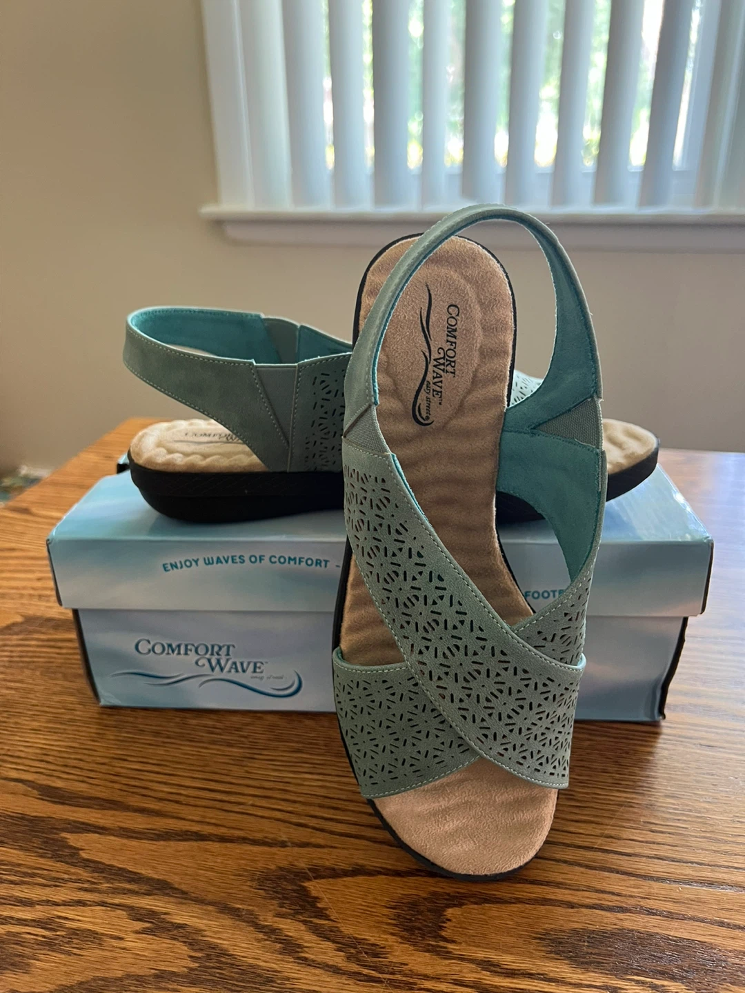 Women's "Claudia" Comfort Wave Sandals 9W~New