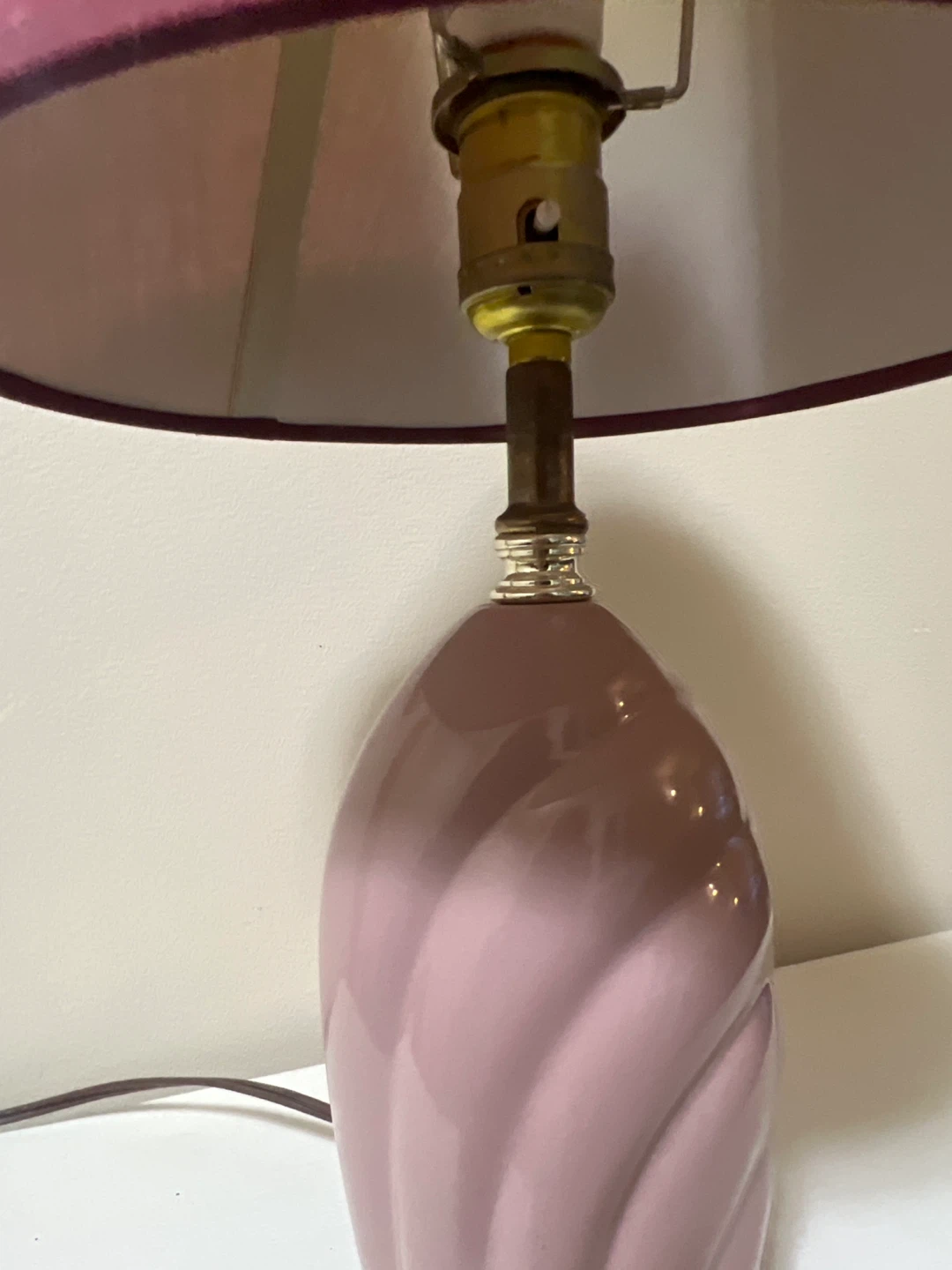 Vintage Dusty Rose Swirl Ceramic Table Lamp - photo 2