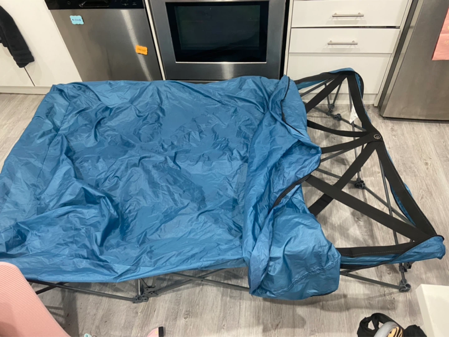 Queen air mattress stand