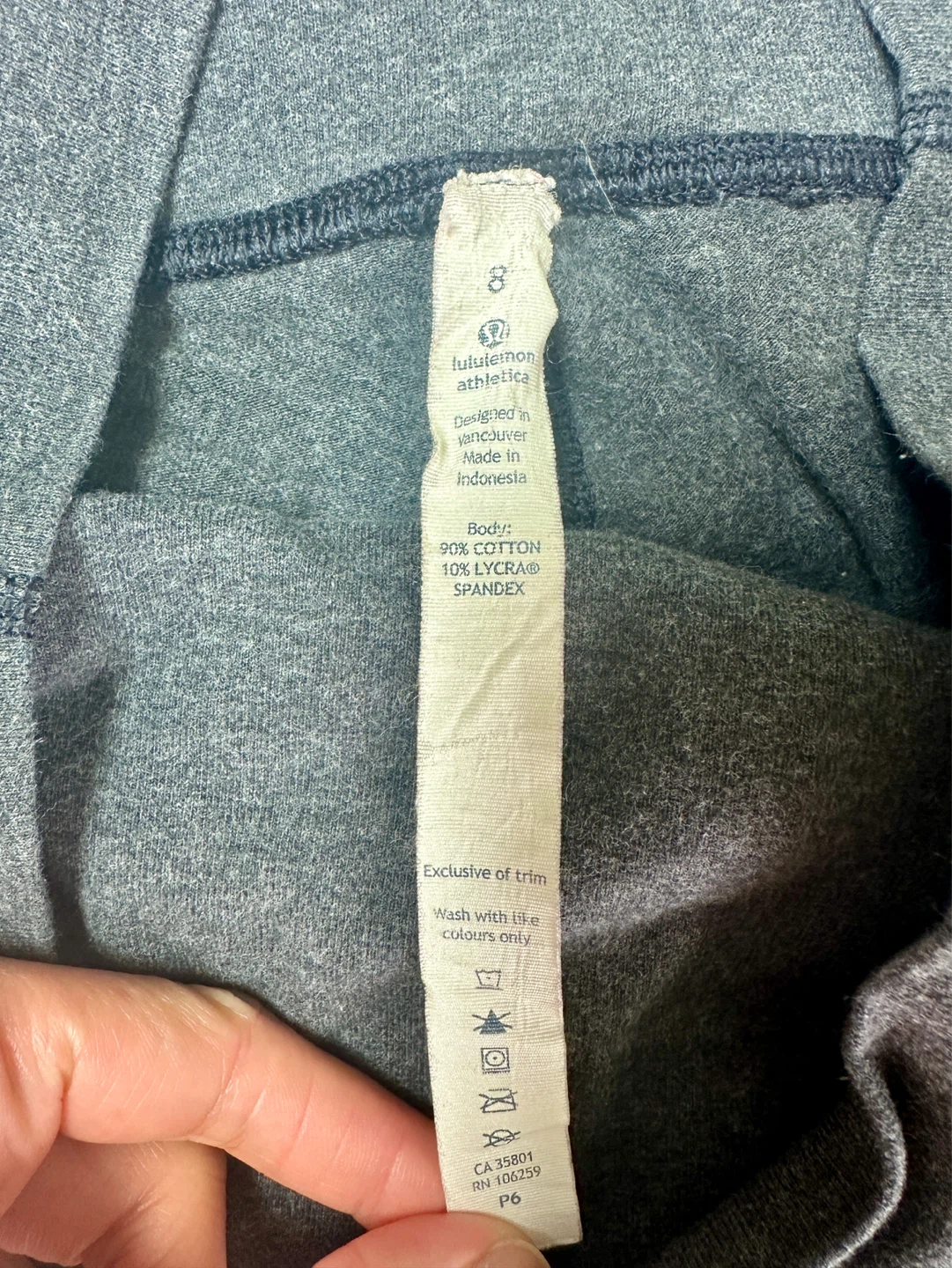 Rare VINTAGE Lululemon Wunder Under Leggings (Size 8) - photo 5