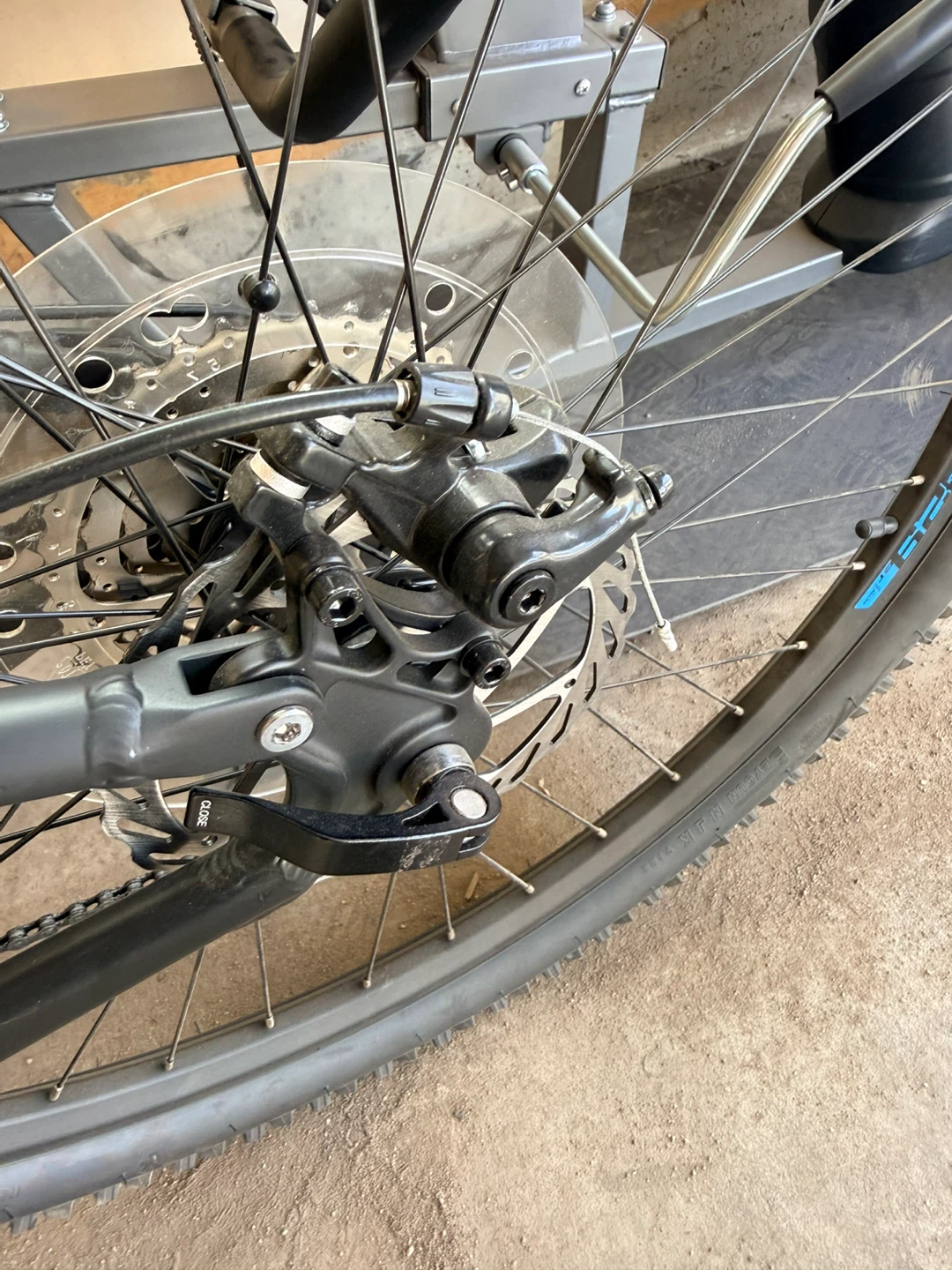 Mountain Bike Ralaigh full suspension - photo 4