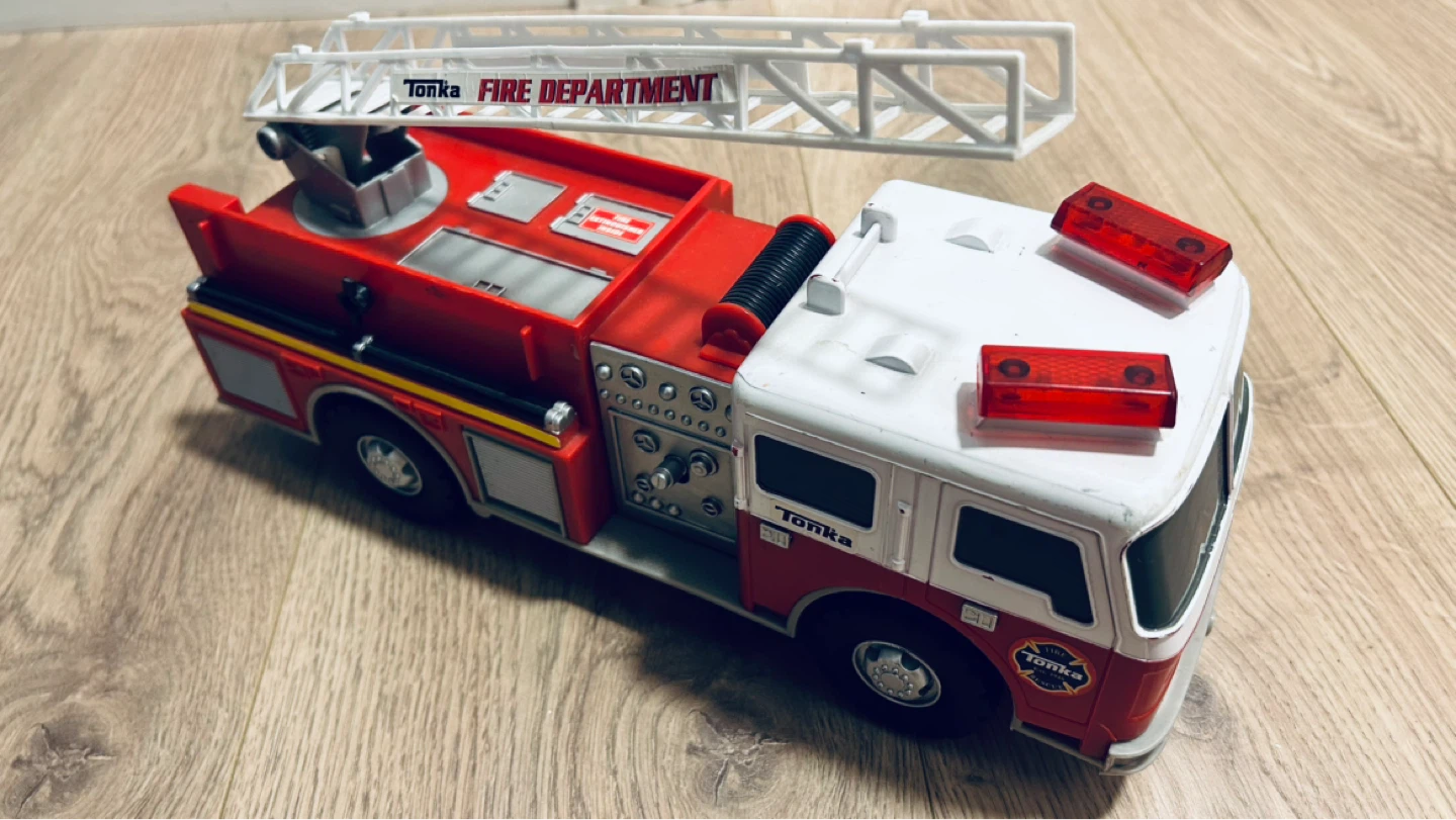 Fun rescue and action toy bundle for kids - photo 4