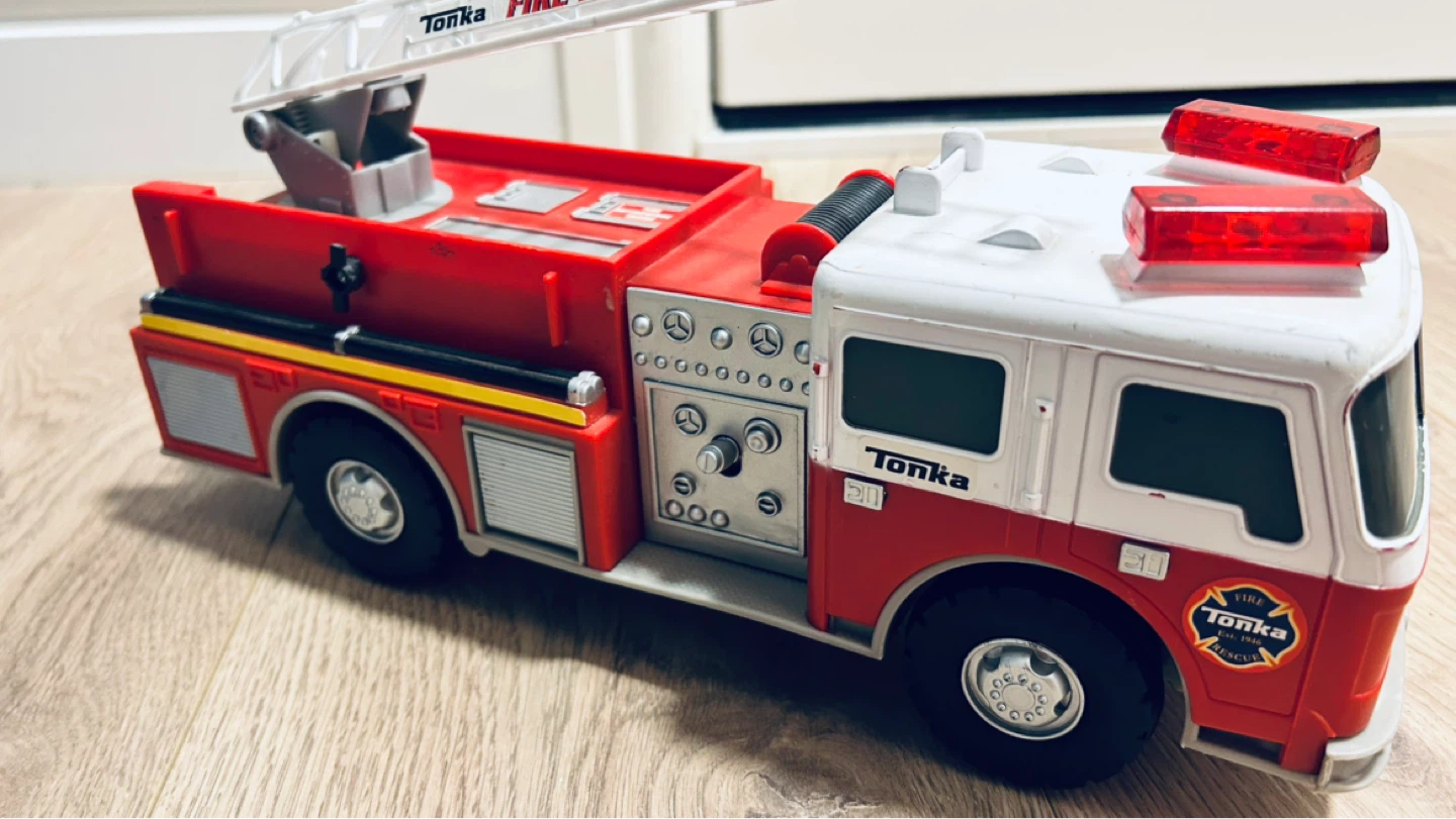 Fun rescue and action toy bundle for kids - photo 5