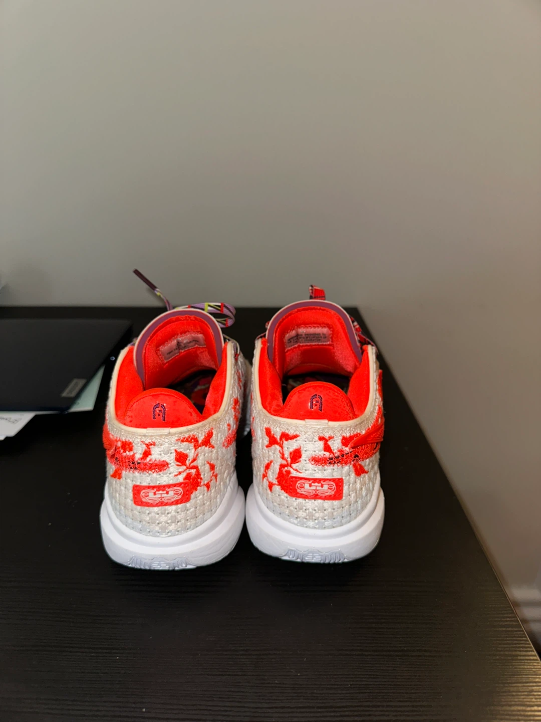 Nike Lebron 20 White Red Floral Basketball Shoes - photo 4