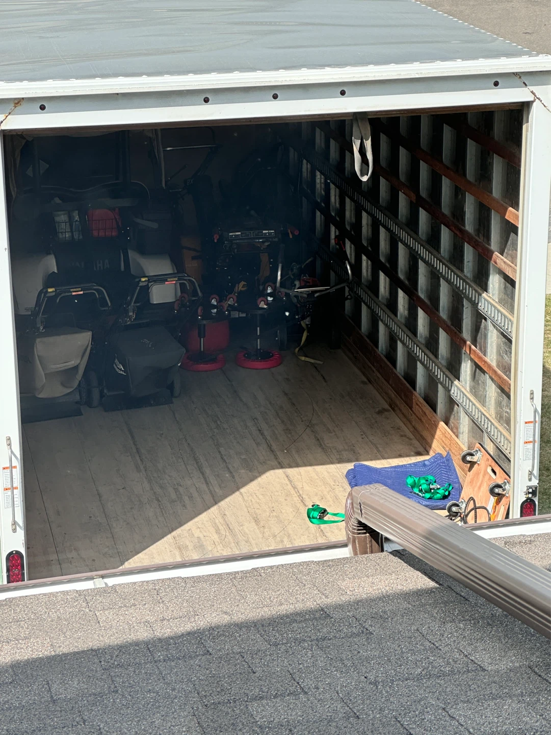 Furniture delivery - photo 2